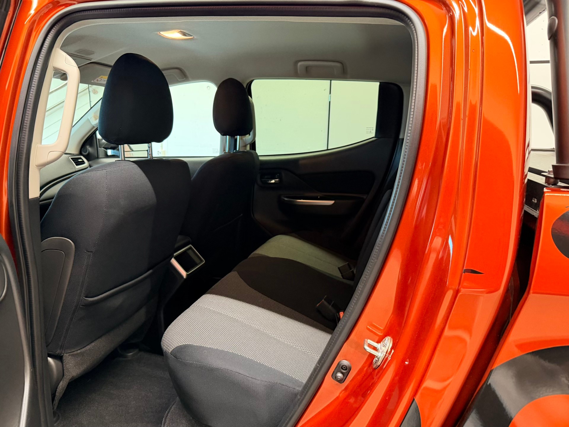 MITSUBISHI L 200 2.2 Style+ Double Cab Automat-image-15