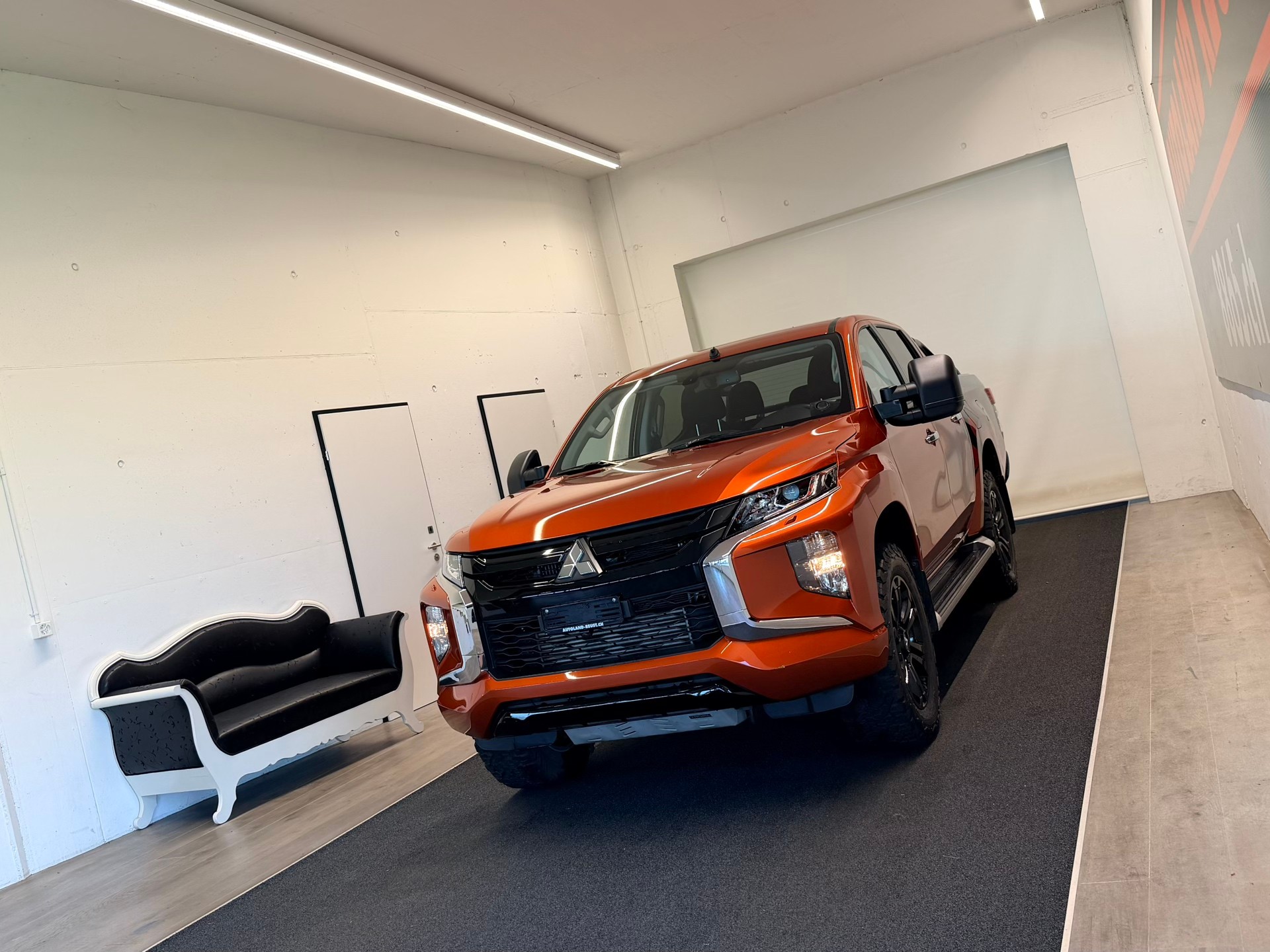 MITSUBISHI L 200 2.2 Style+ Double Cab Automat-image-2