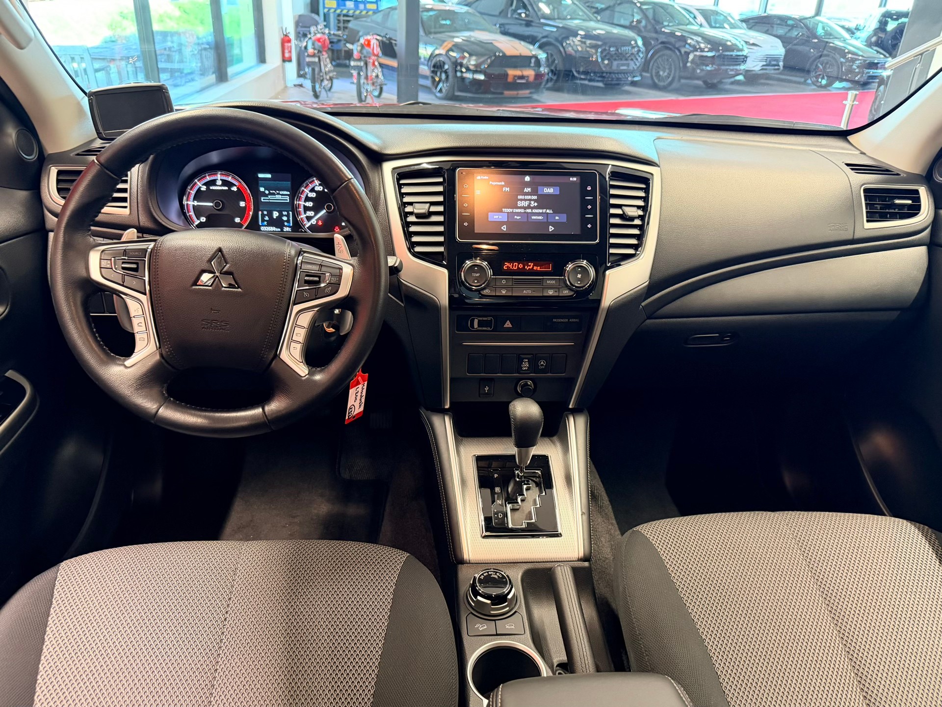 MITSUBISHI L 200 2.2 Style+ Double Cab Automat-image-16