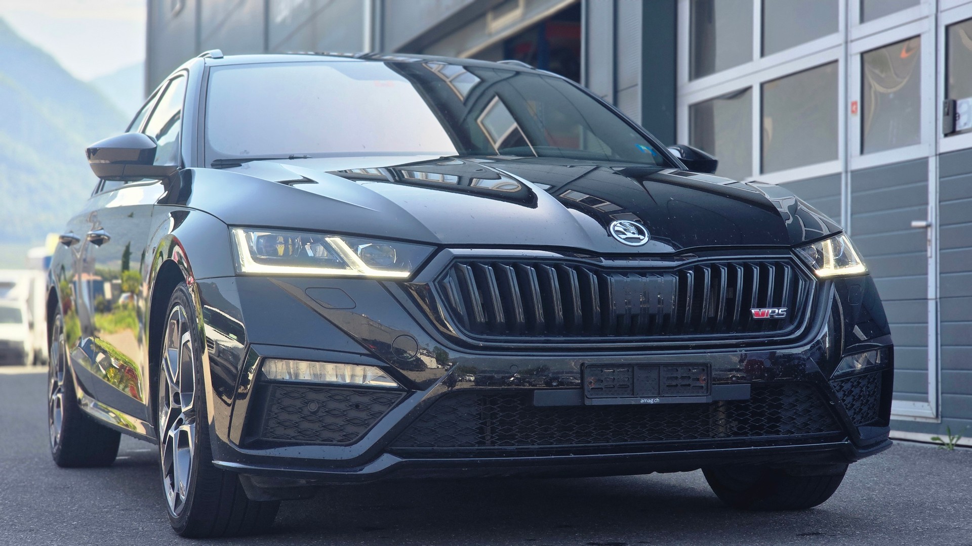 SKODA Octavia Combi 2.0 TDI DSG Style 4x4-image-2