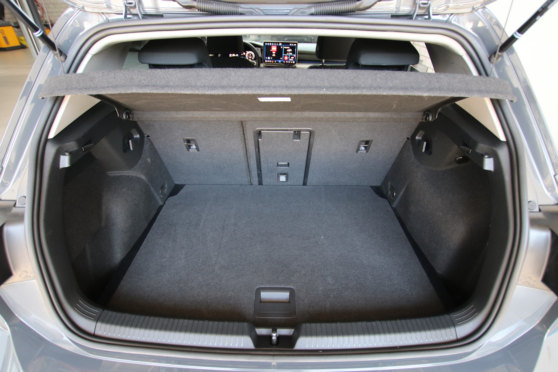 VW Golf 1.5 e TSI mHEV Live Plus DSG-image-15