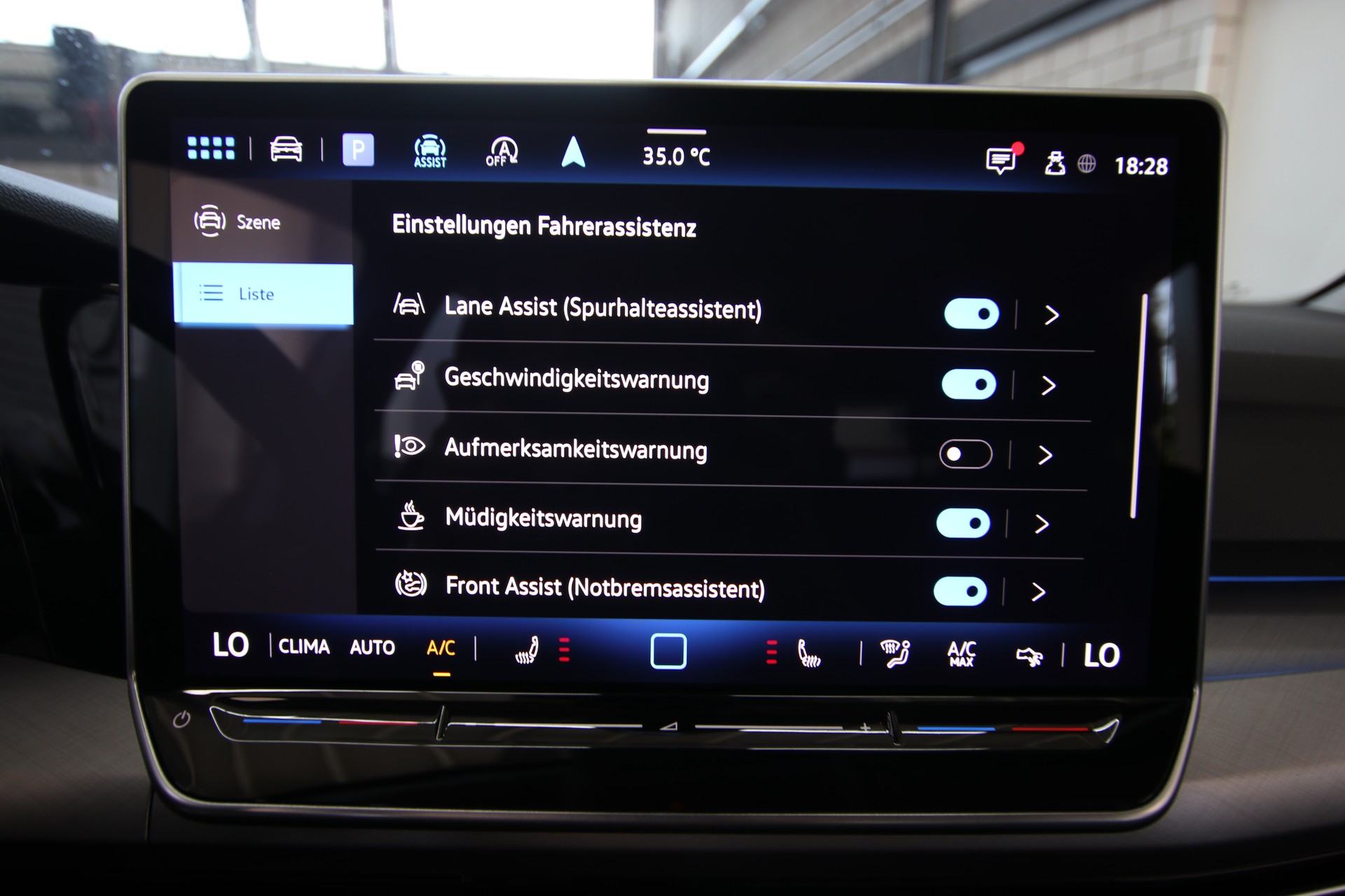 VW Golf 1.5 e TSI mHEV Live Plus DSG-image-17