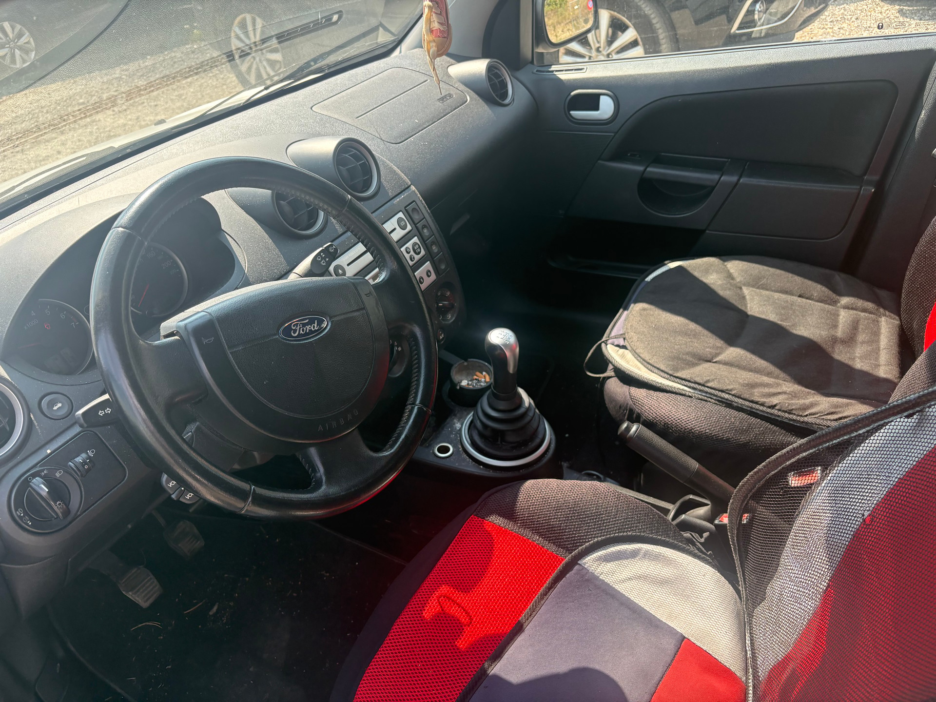 FORD Fiesta 1.4 16V Trend-image-8