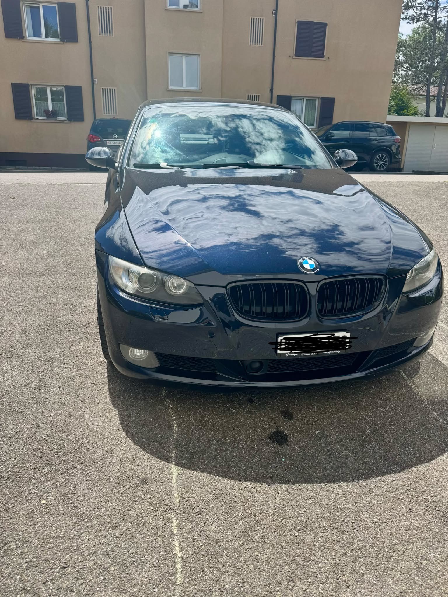 BMW 335i Cabriolet-image-2