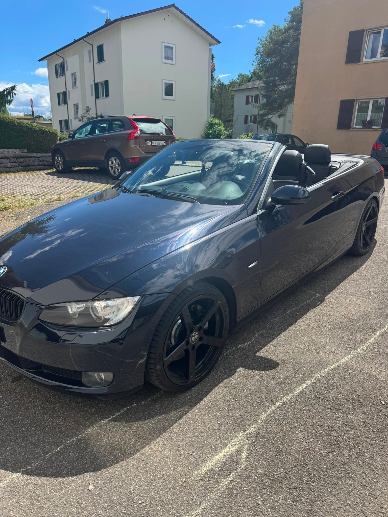 BMW 335i Cabriolet-image-1