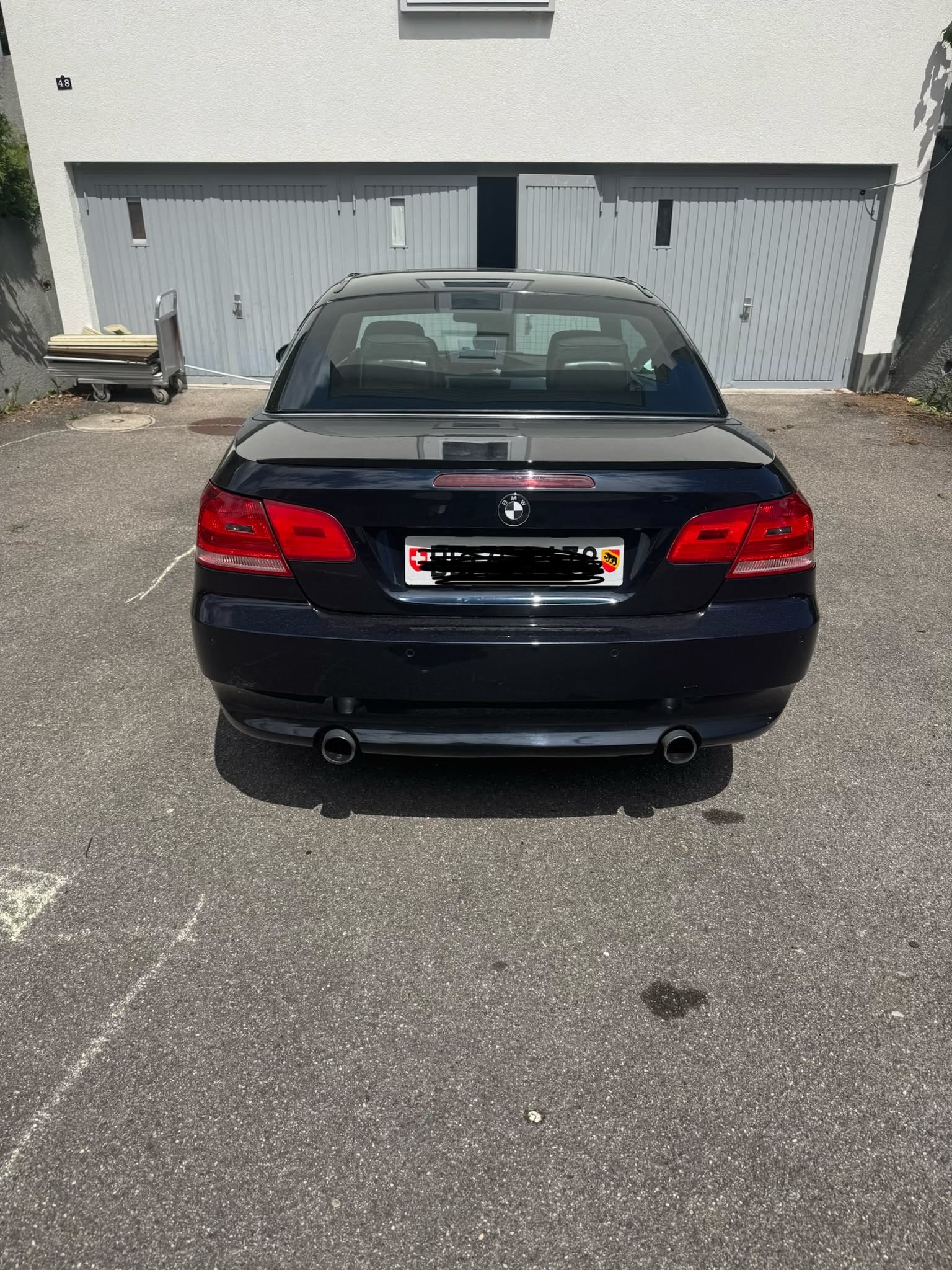 BMW 335i Cabriolet-image-3