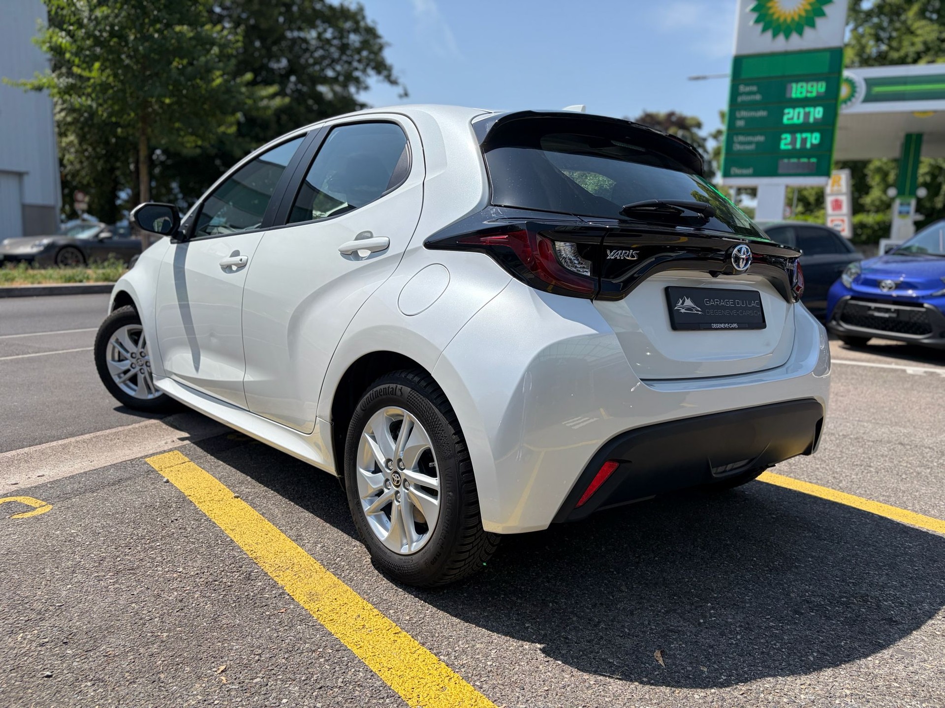 TOYOTA Yaris 1.5 Trend e-CVT-image-2