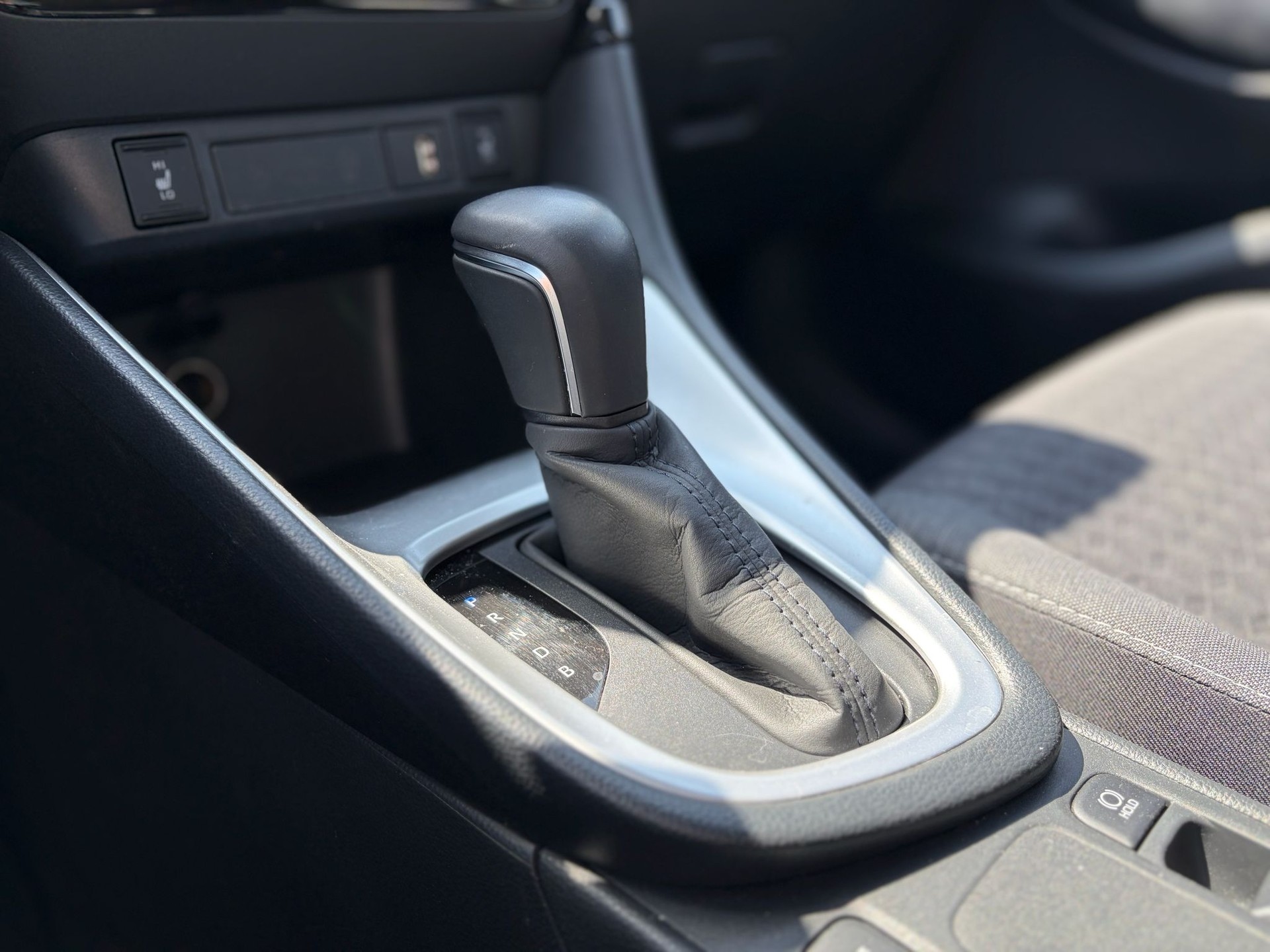 TOYOTA Yaris 1.5 Trend e-CVT-image-15