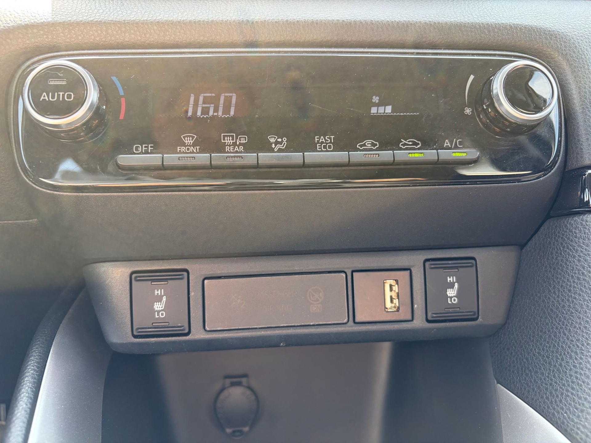 TOYOTA Yaris 1.5 Trend e-CVT-image-20
