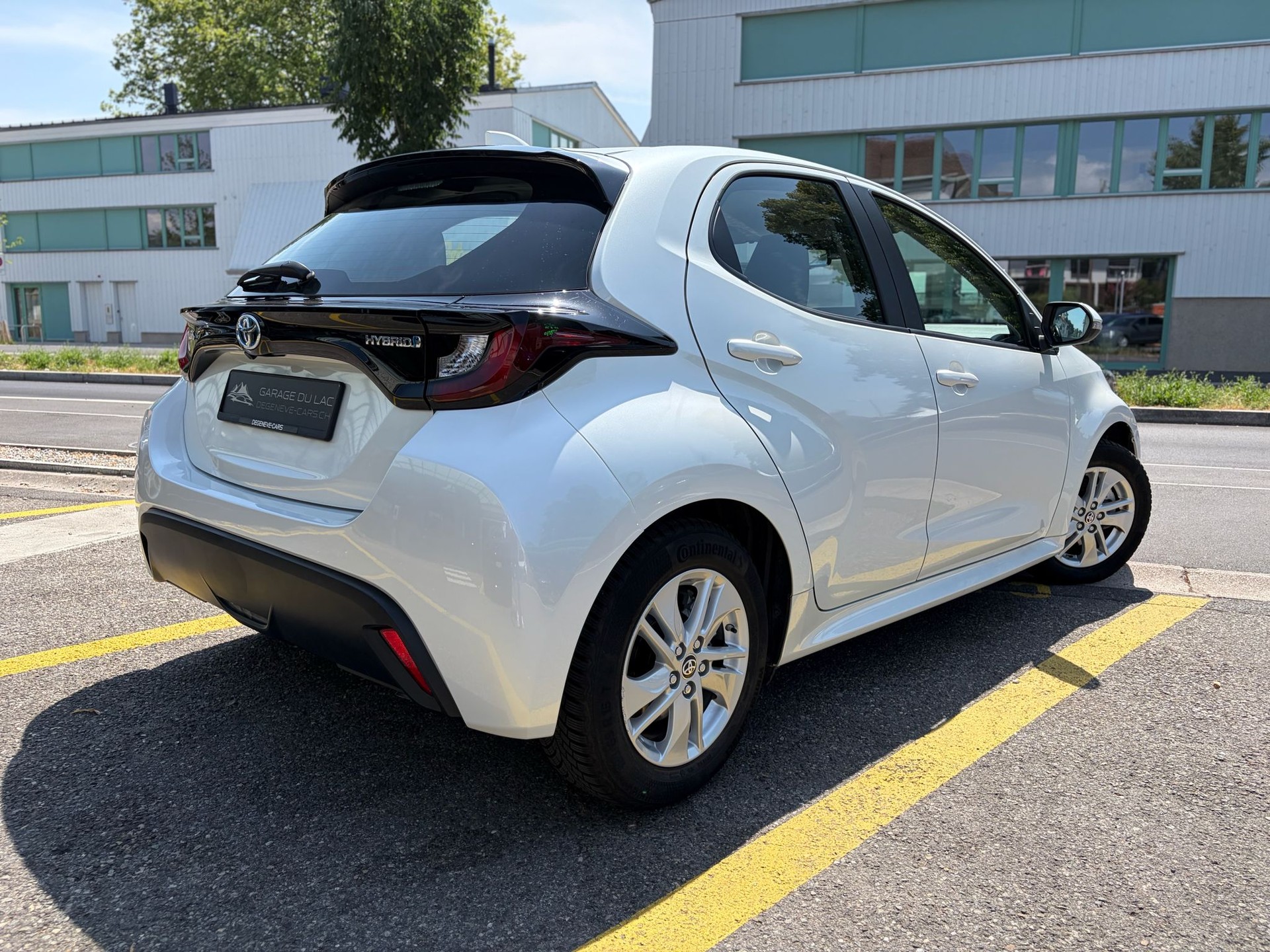 TOYOTA Yaris 1.5 Trend e-CVT-image-3