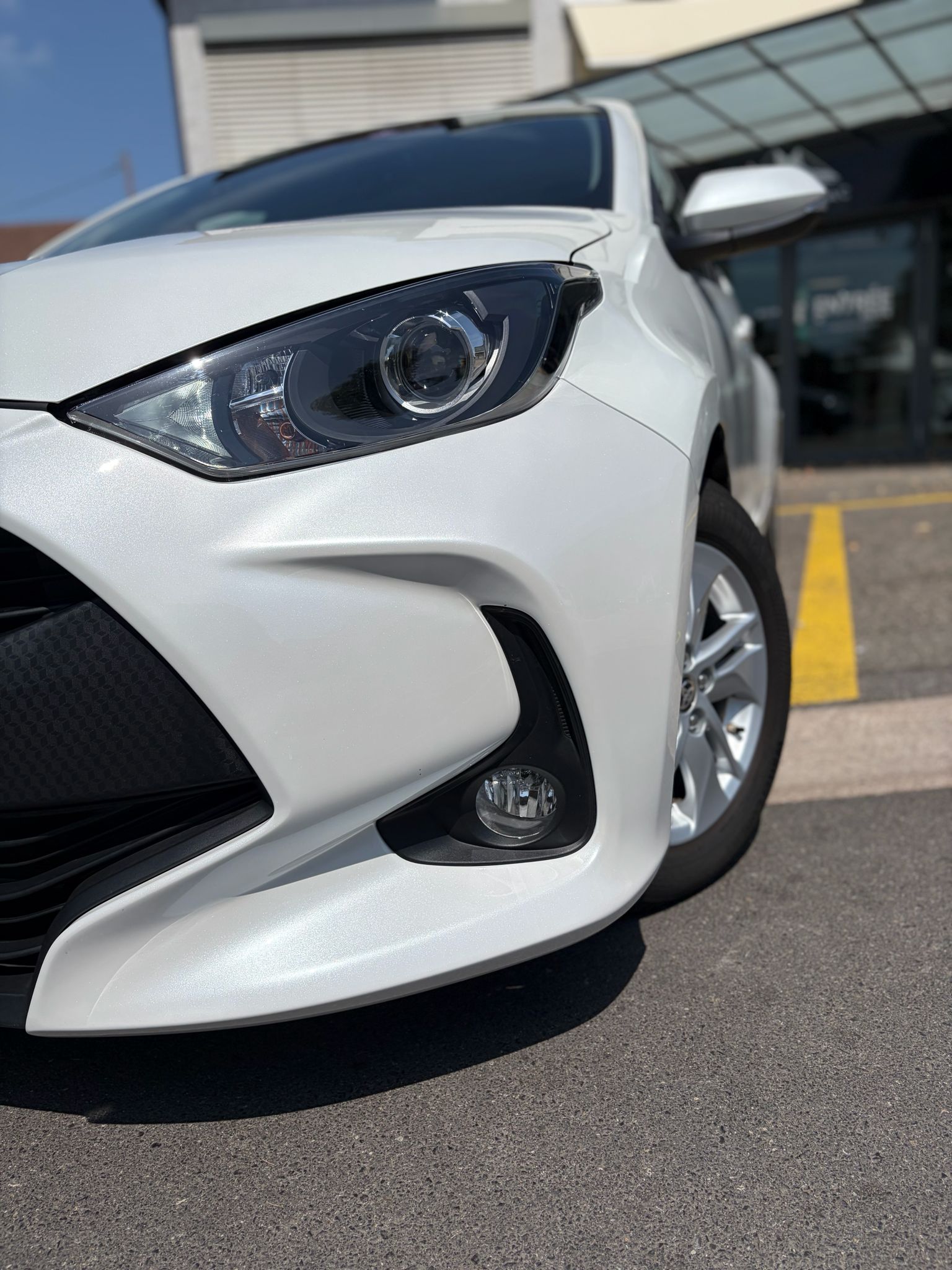TOYOTA Yaris 1.5 Trend e-CVT-image-4