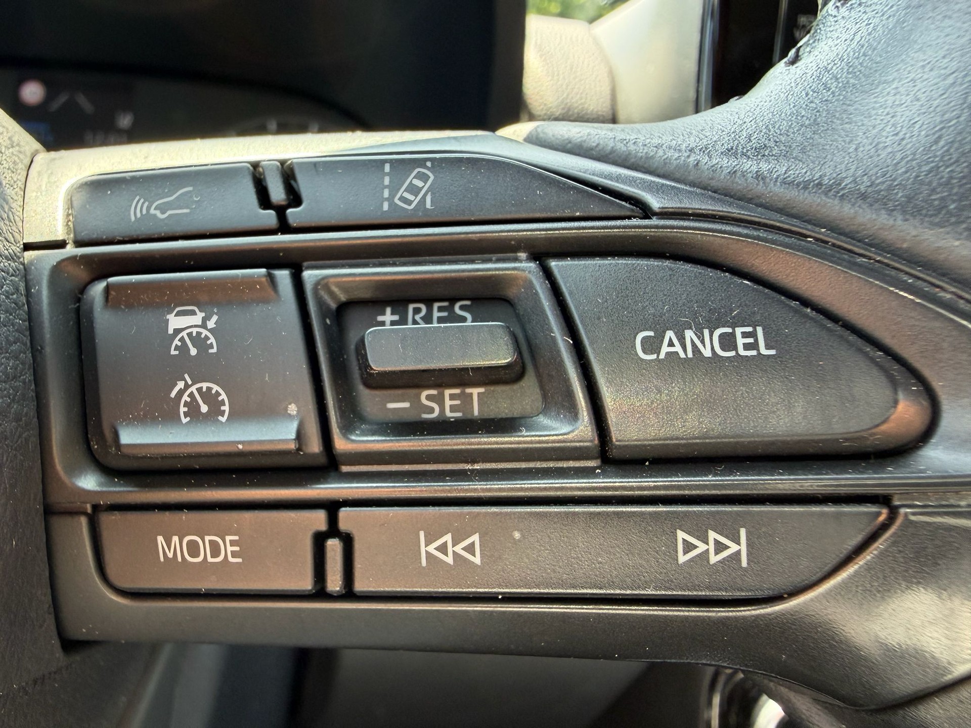 TOYOTA Yaris 1.5 Trend e-CVT-image-13