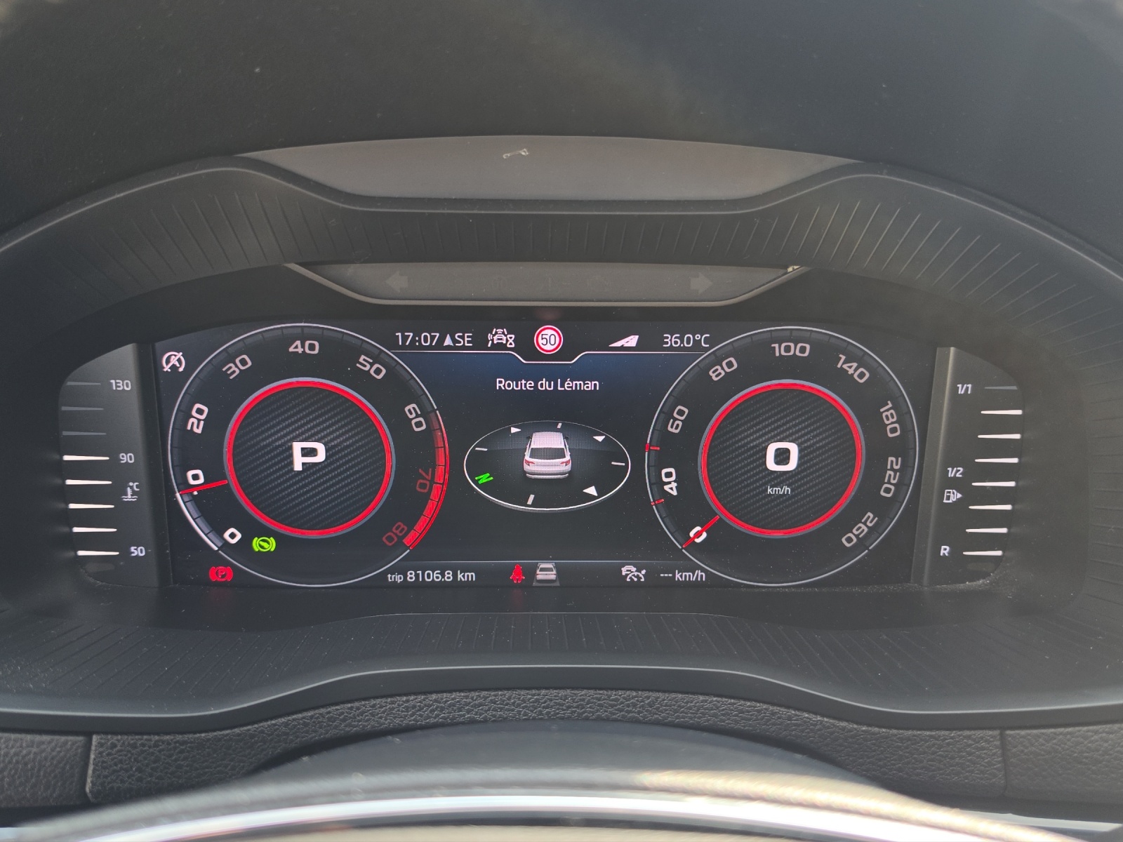 SKODA Karoq 2.0 TSI SportLine 4x4 DSG-image-8