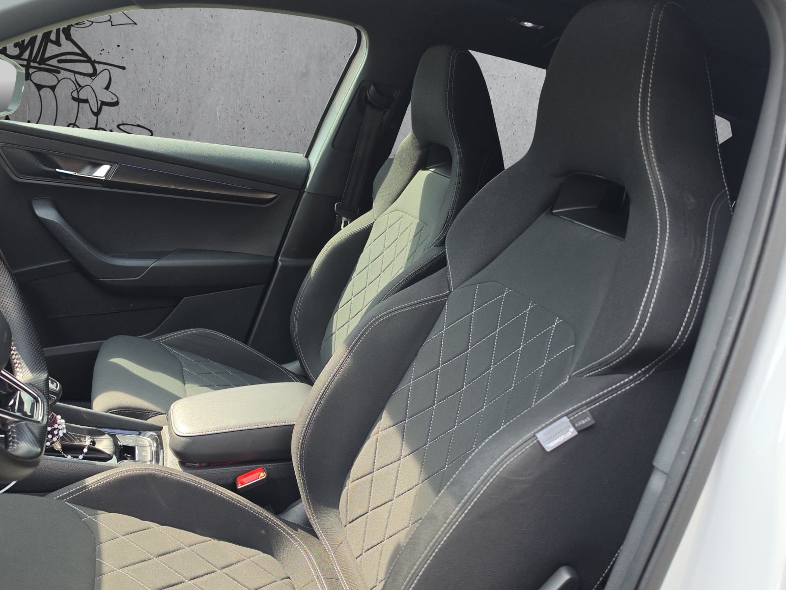 SKODA Karoq 2.0 TSI SportLine 4x4 DSG-image-6