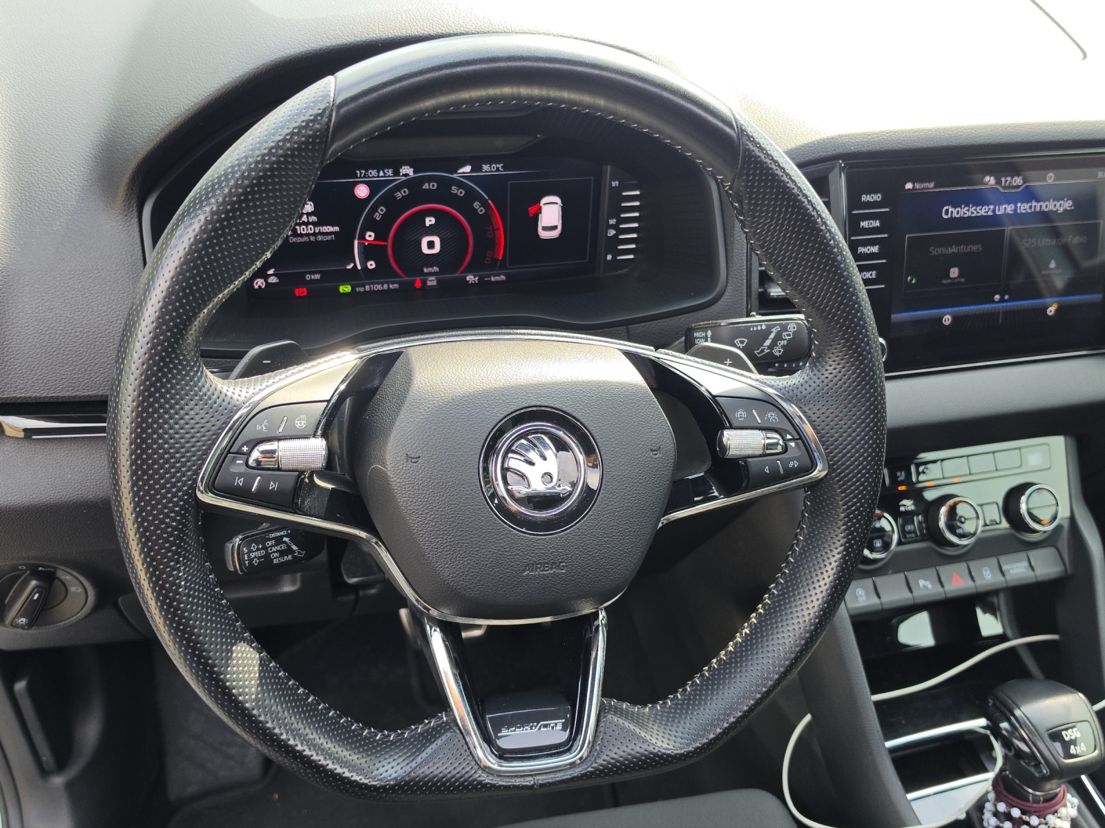 SKODA Karoq 2.0 TSI SportLine 4x4 DSG-image-6