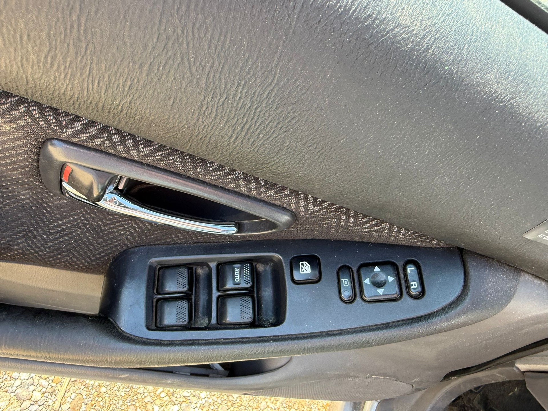 SUBARU Legacy 2.0 Swiss (Cool) A-image-10