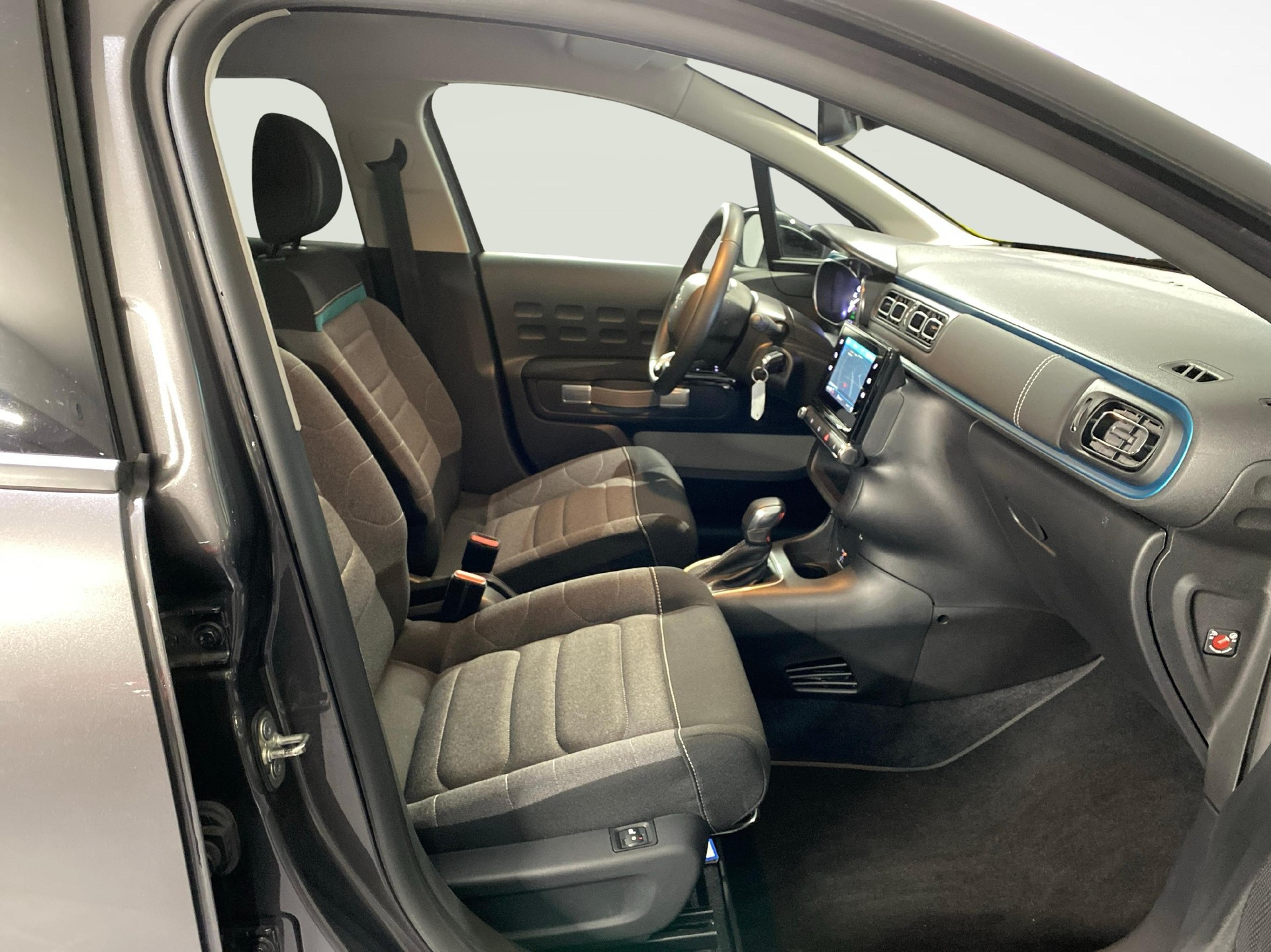 CITROEN C3 1.2 PureTech Shine-image-8