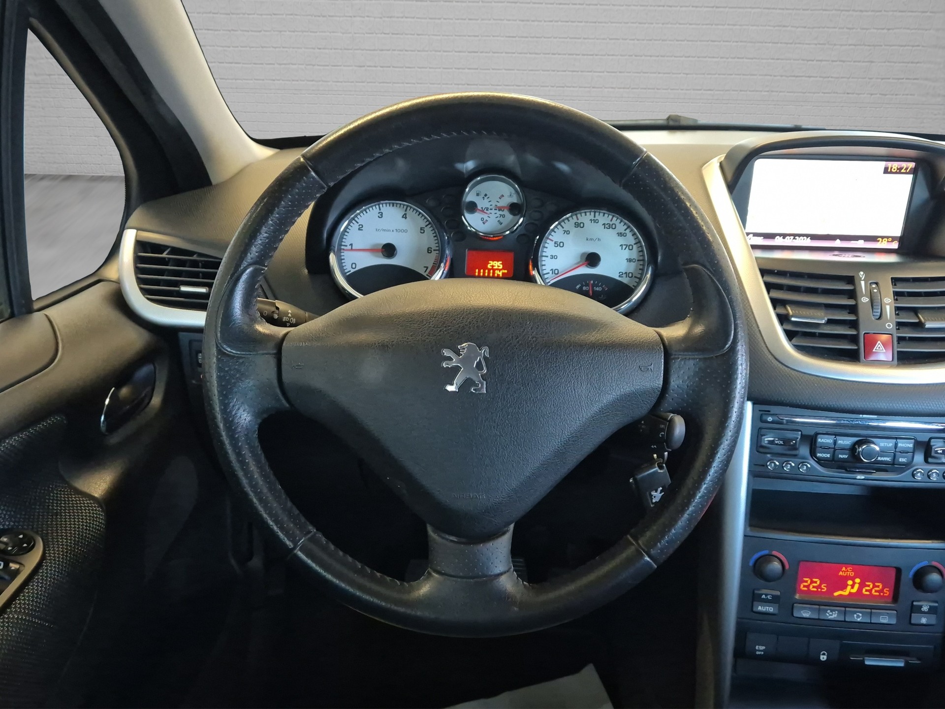 PEUGEOT 207 1.6 16V Sport Pack-image-18