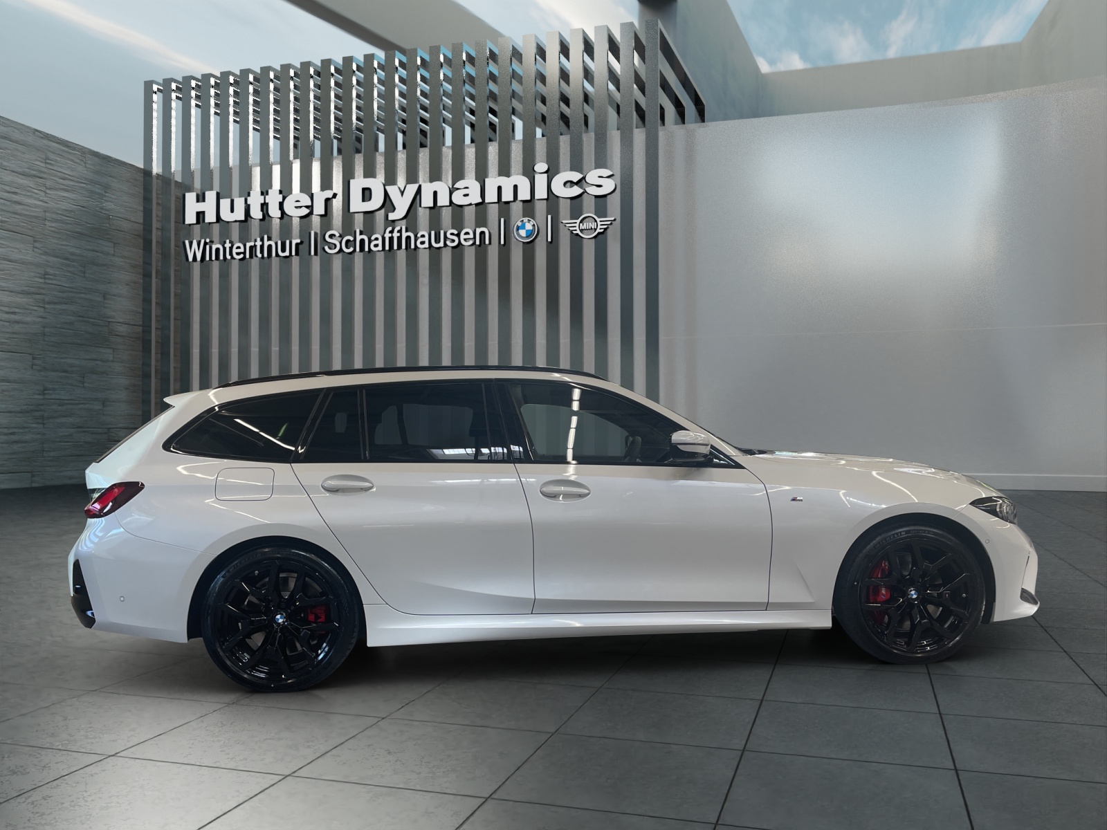 BMW 330i xDrive SAG Touring-image-16