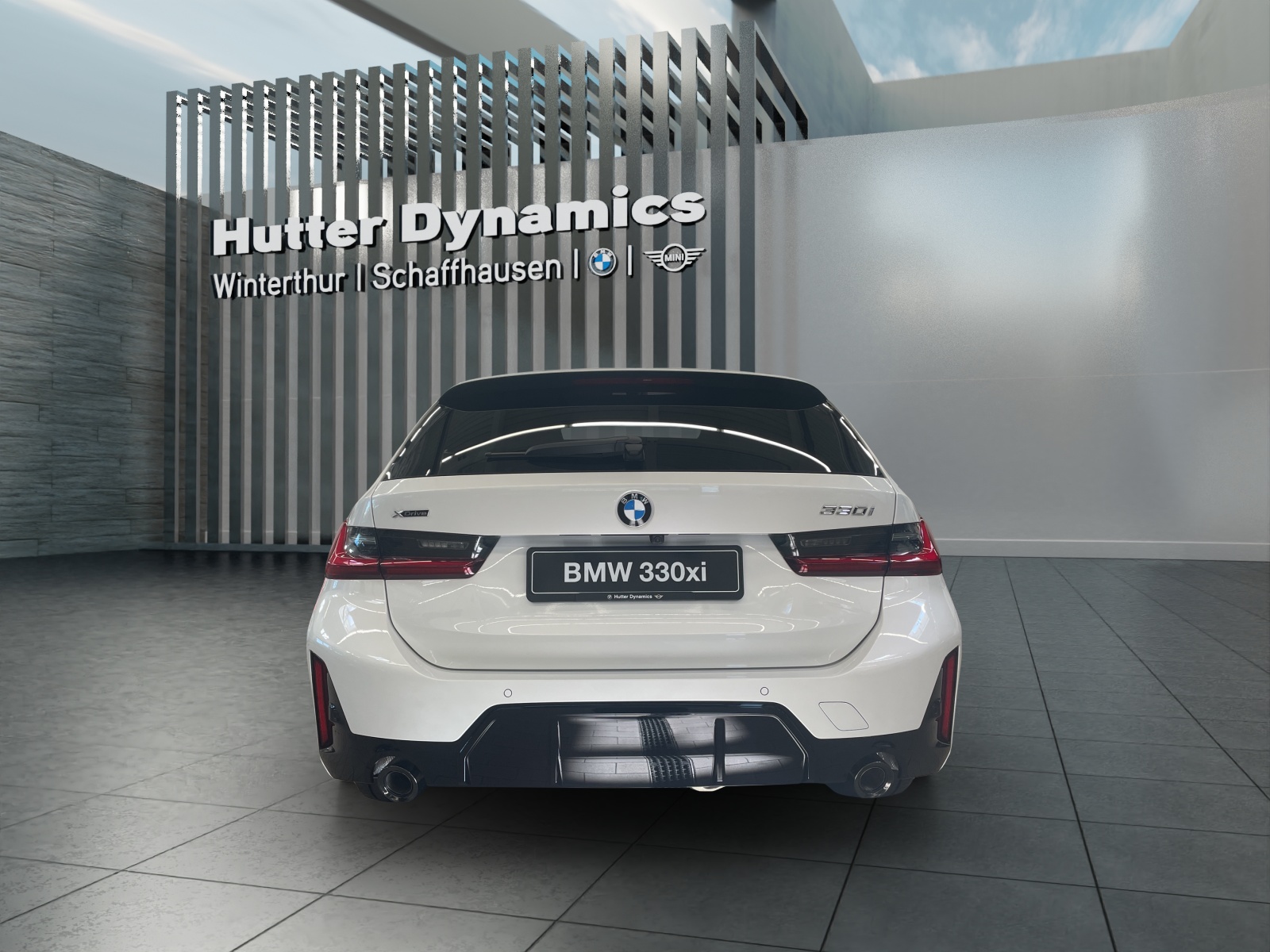 BMW 330i xDrive SAG Touring-image-2