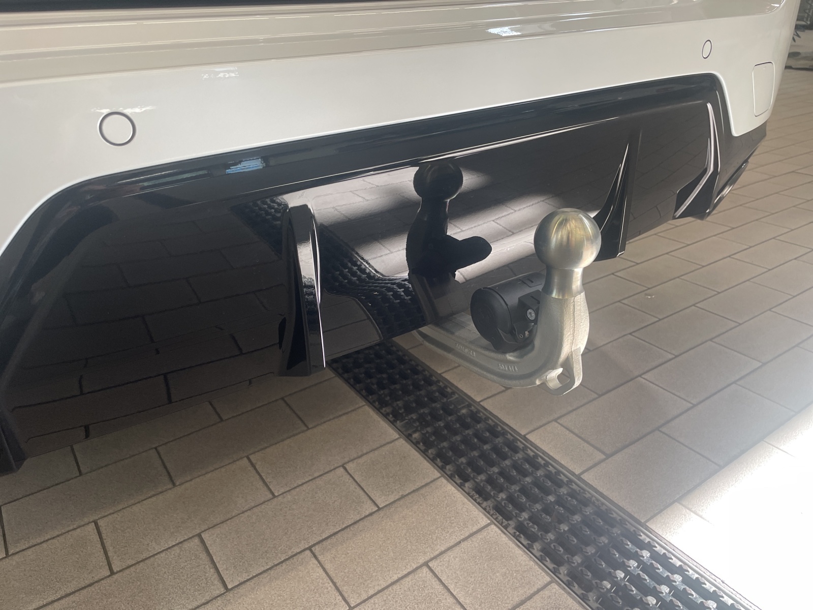BMW 330i xDrive SAG Touring-image-18