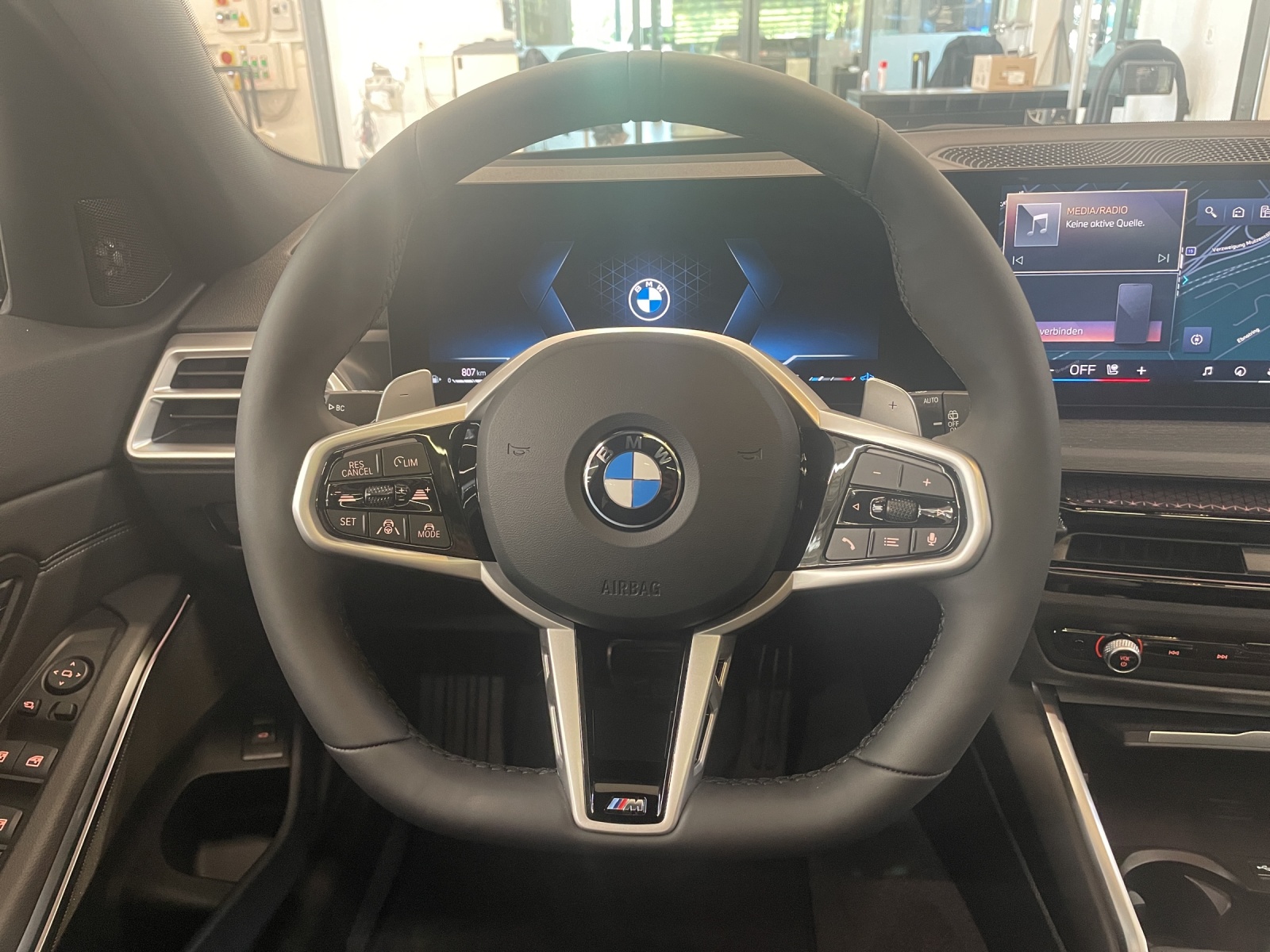 BMW 330i xDrive SAG Touring-image-7