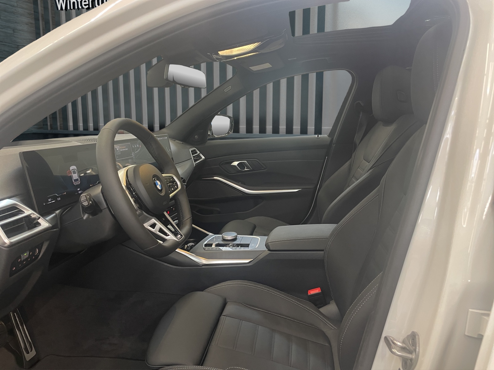 BMW 330i xDrive SAG Touring-image-10