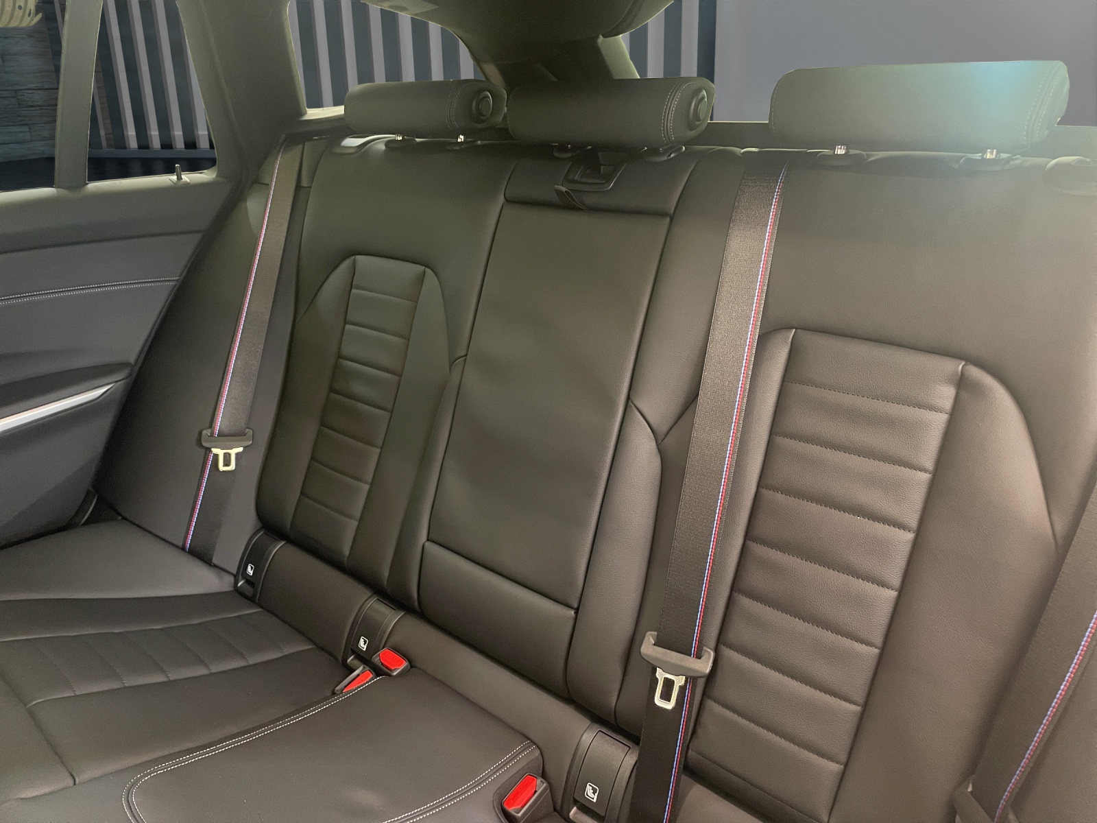 BMW 330i xDrive SAG Touring-image-13