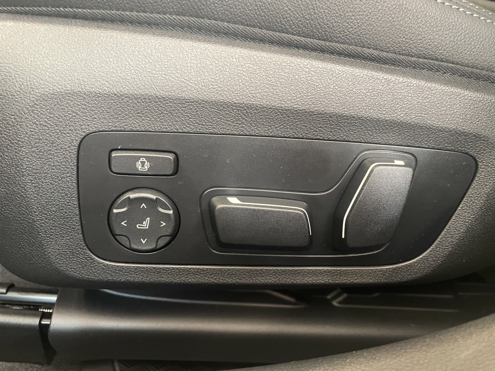 BMW 330i xDrive SAG Touring-image-19