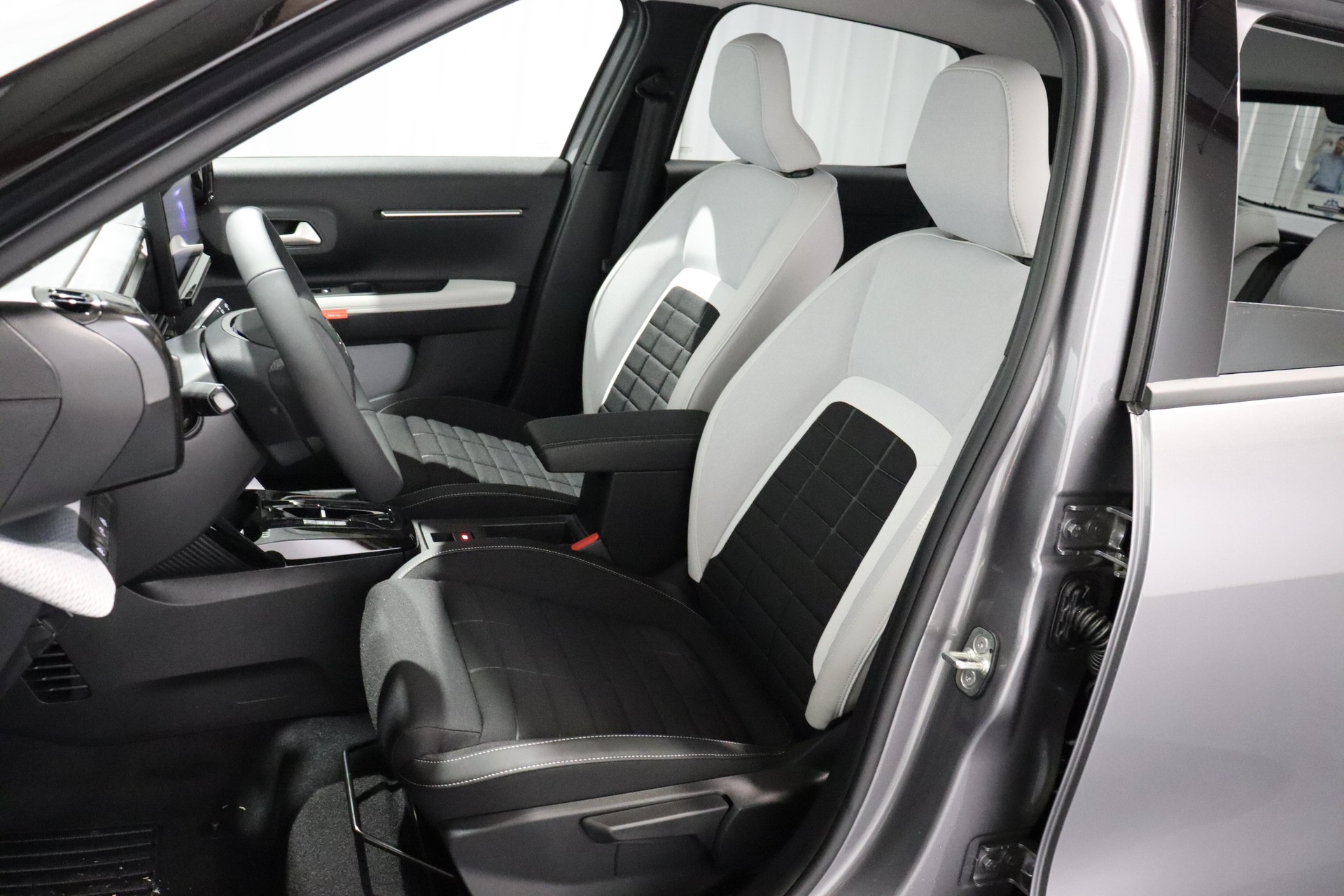 CITROEN C3 1.2 Hybrid Max-image-3