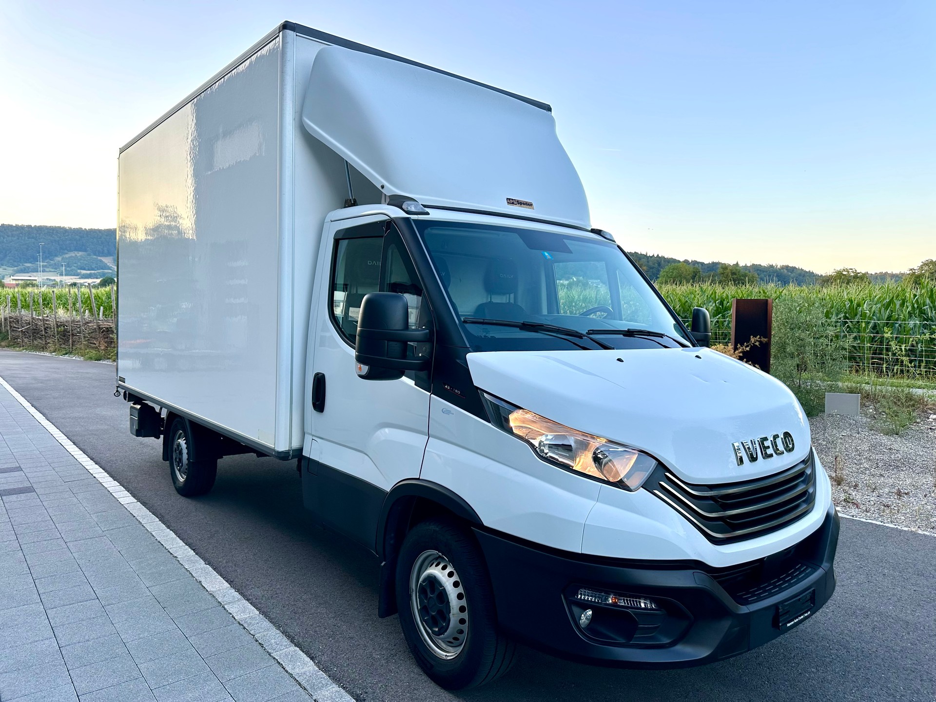 IVECO 35S18-image-1