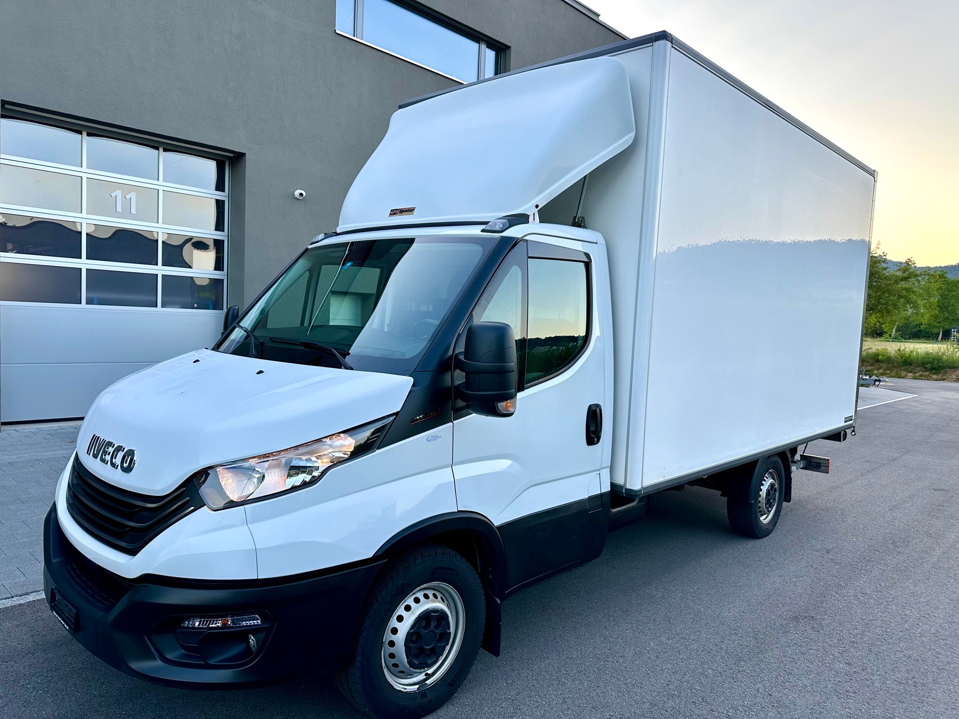 IVECO 35S18-image-0
