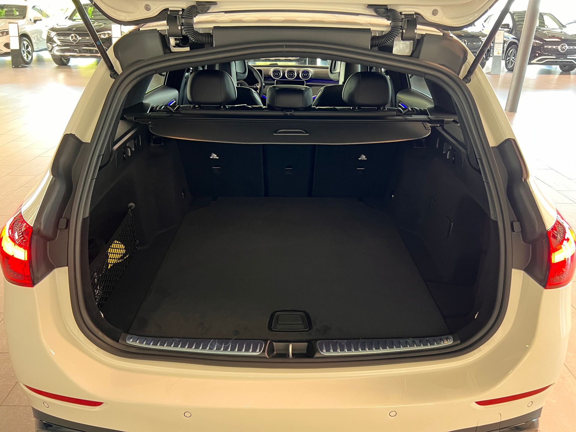 MERCEDES-BENZ C 220 d T 4 Matic Swiss Star-image-6