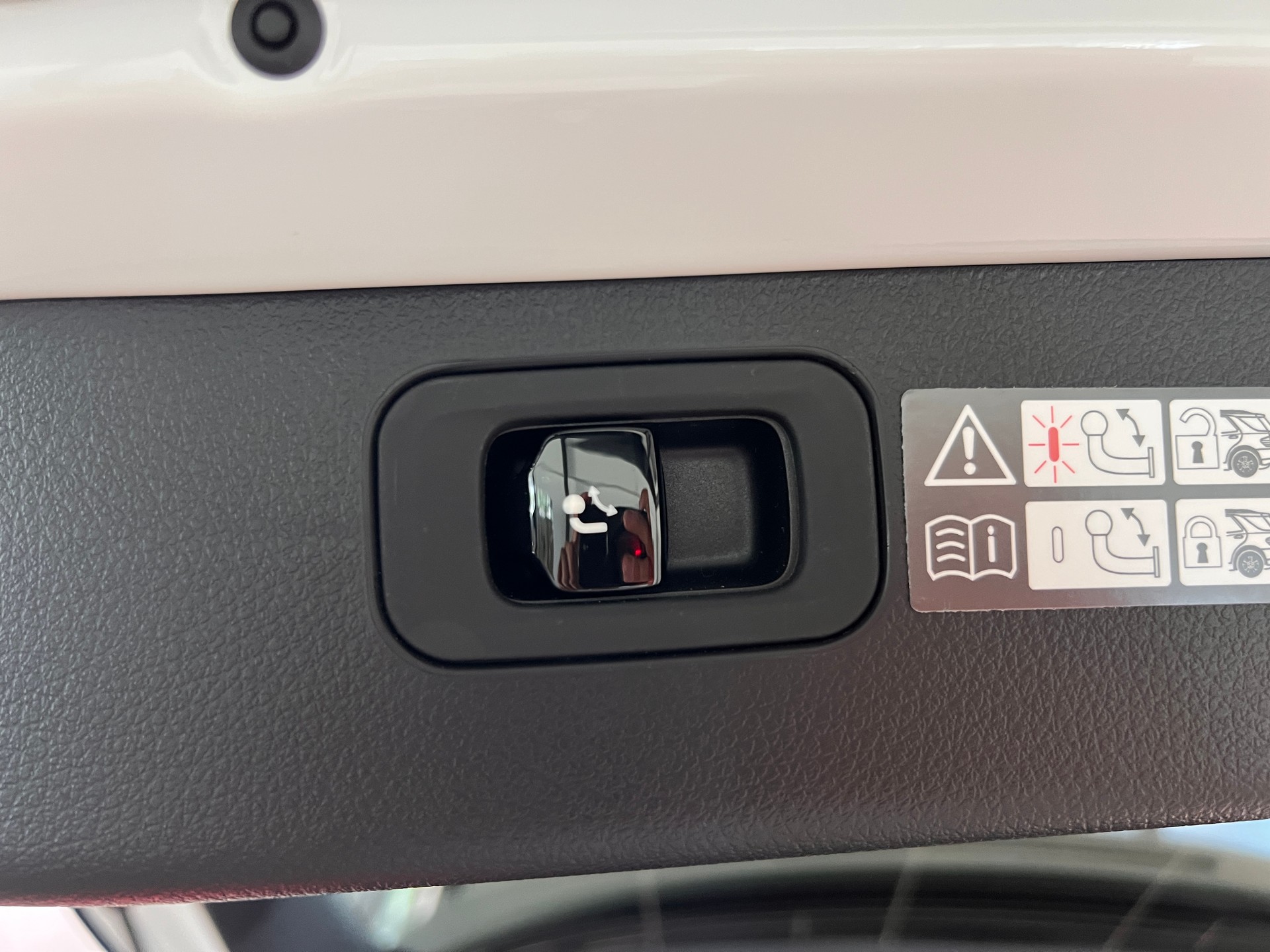 MERCEDES-BENZ C 220 d T 4 Matic Swiss Star-image-7