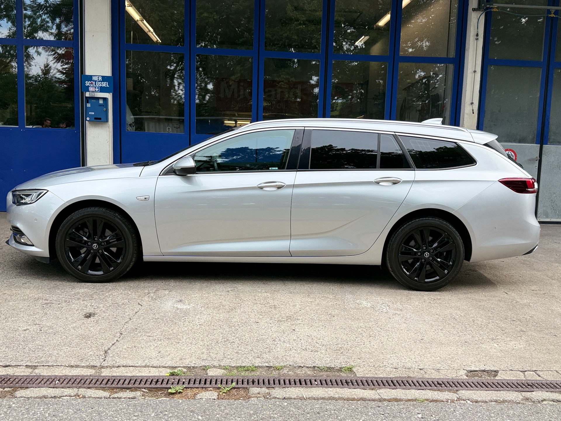 OPEL Insignia 2.0 BiDTI Sports Tourer Exclusive 4WD Auto-showroom-element-1
