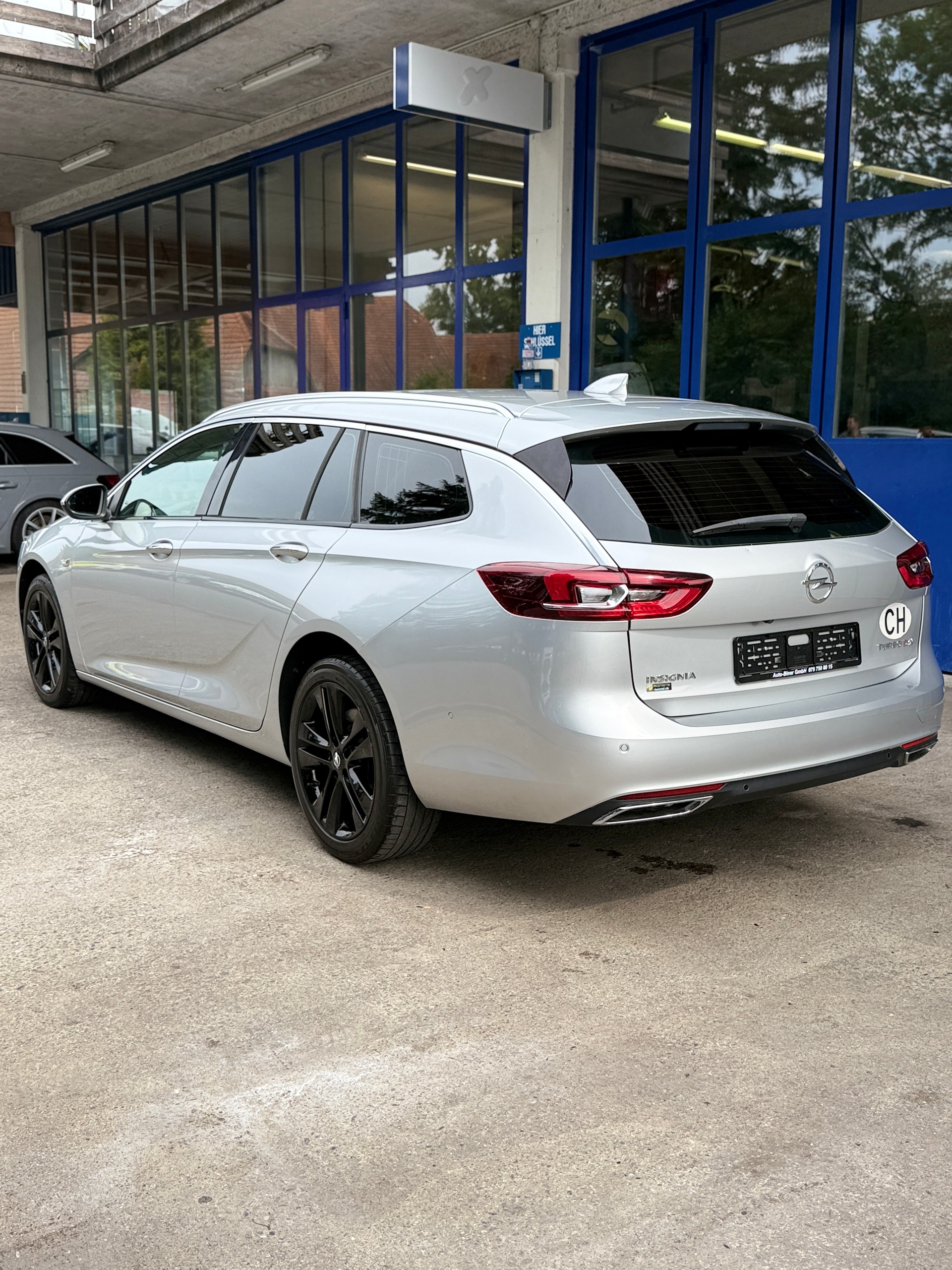 OPEL Insignia 2.0 BiDTI Sports Tourer Exclusive 4WD Auto-showroom-element-2