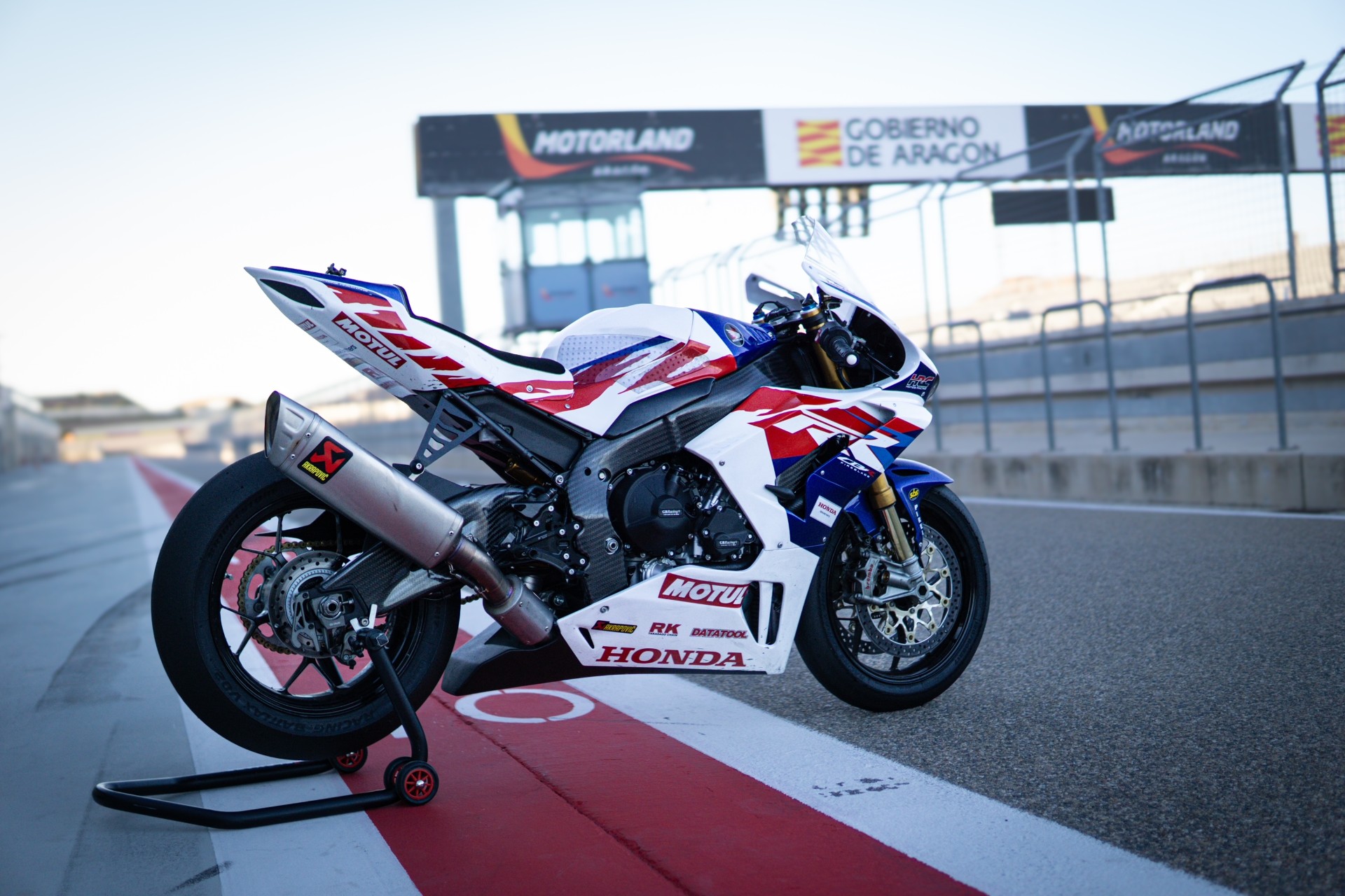 HONDA CBR 1000 RR-R SP (Im Kundenauftrag-image-1
