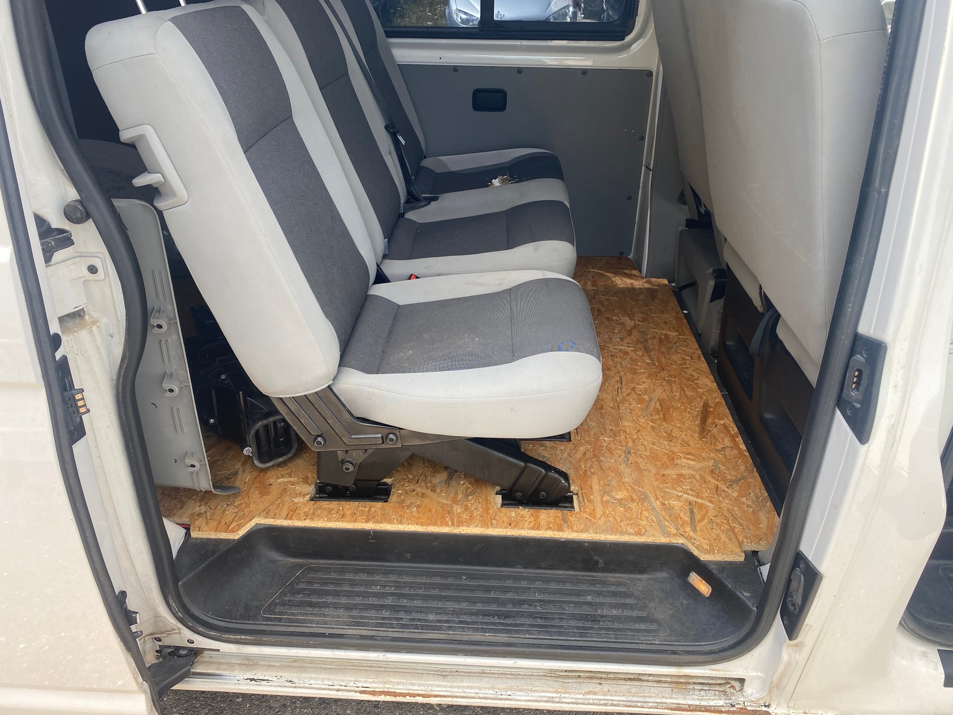 VW T5 2.0 Bi-TDI BMT 4Motion DSG-image-8