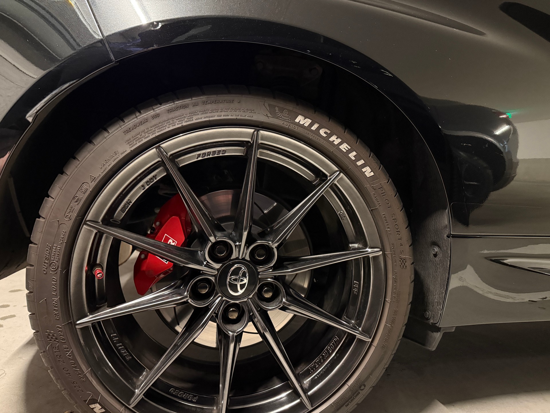 TOYOTA 1.6 Turbo Sport 4x4-image-9