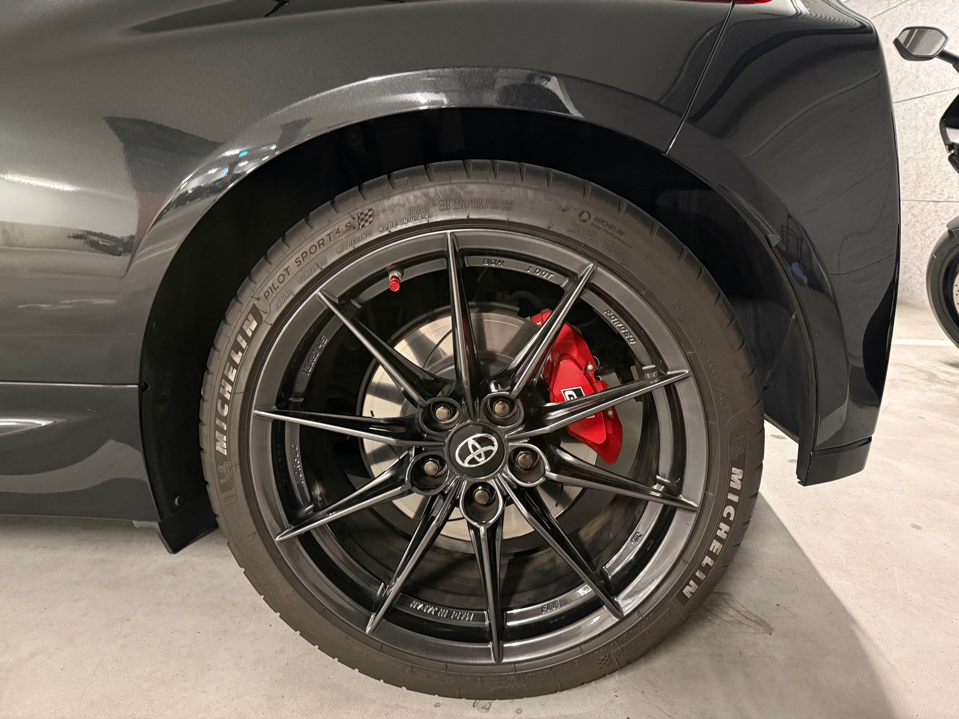 TOYOTA 1.6 Turbo Sport 4x4-image-6