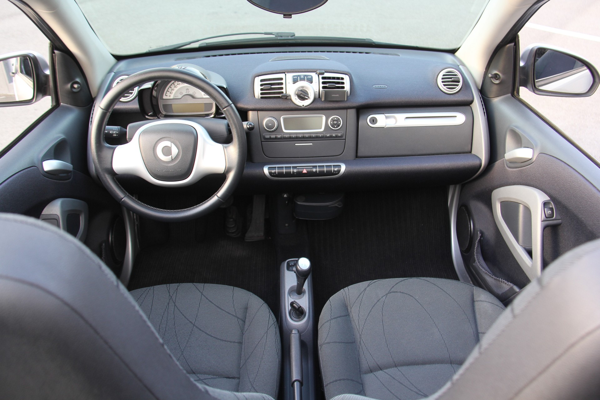 SMART FORTWO-image-8