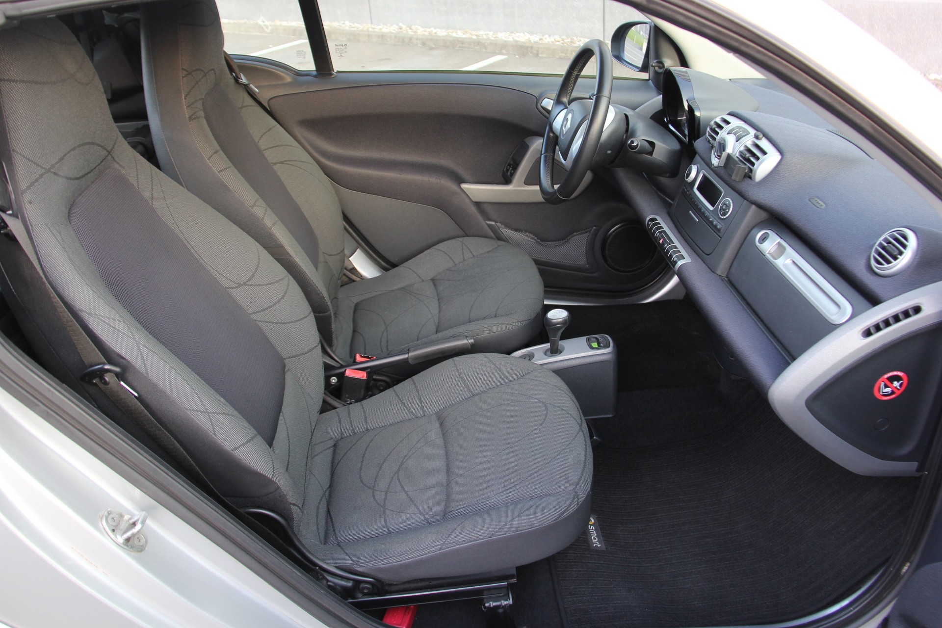 SMART FORTWO-image-10