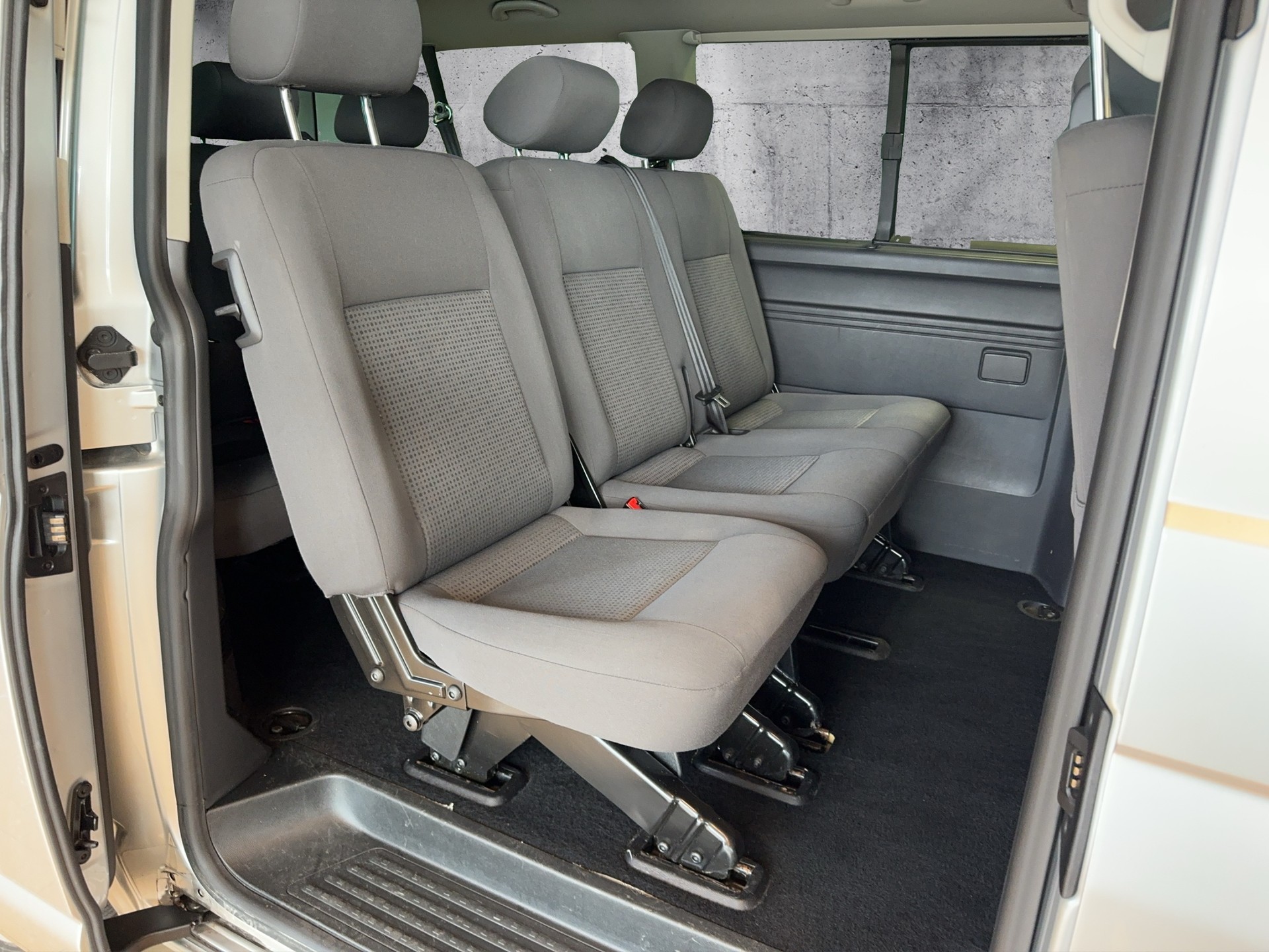 VW T5 Caravelle Comfort 2.5TDI PD 4M-image-9