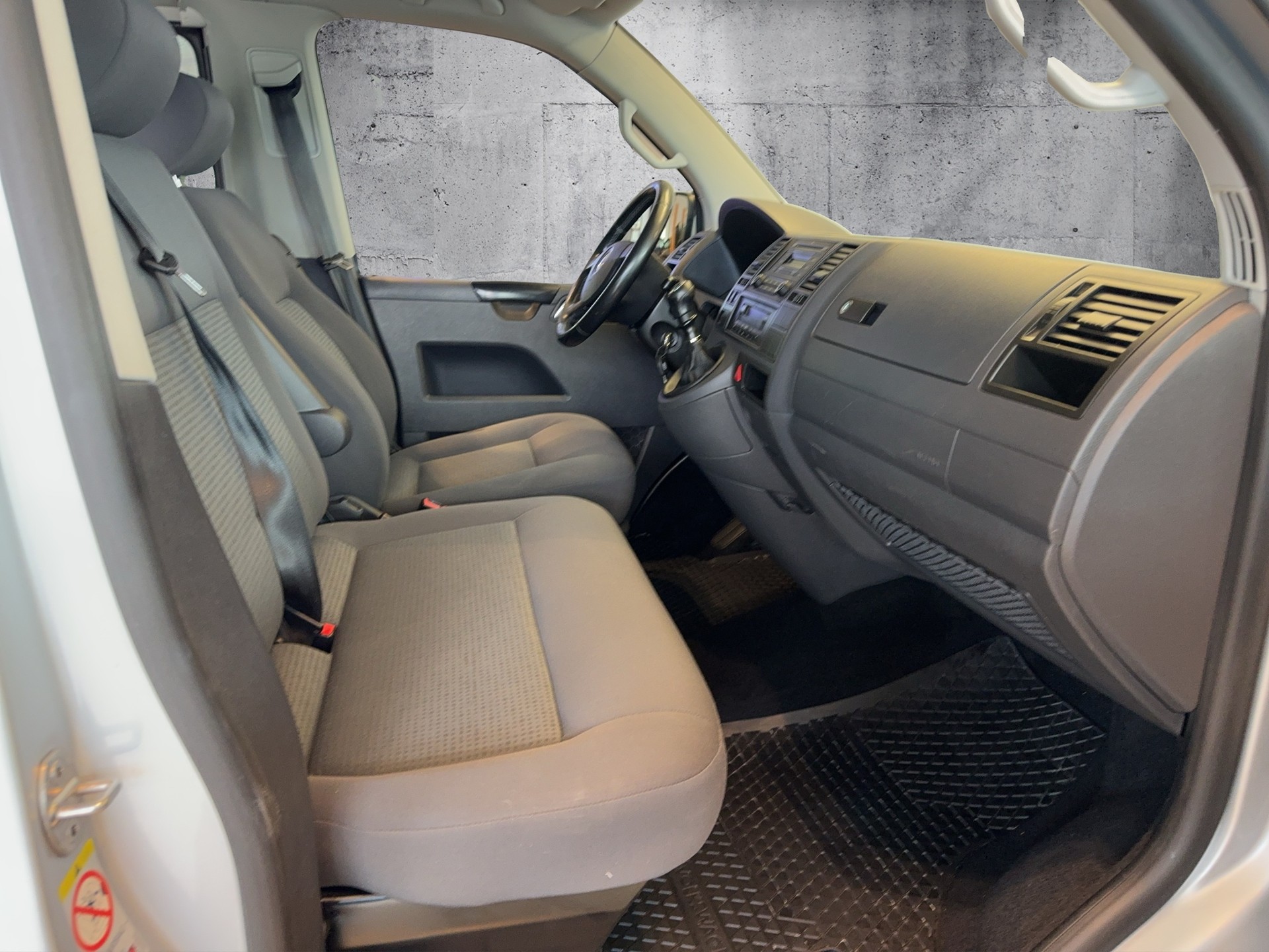 VW T5 Caravelle Comfort 2.5TDI PD 4M-image-12