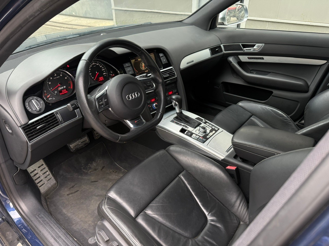AUDI RS6 Avant 5.0 TFSI V10 quattro tiptronic-image-11