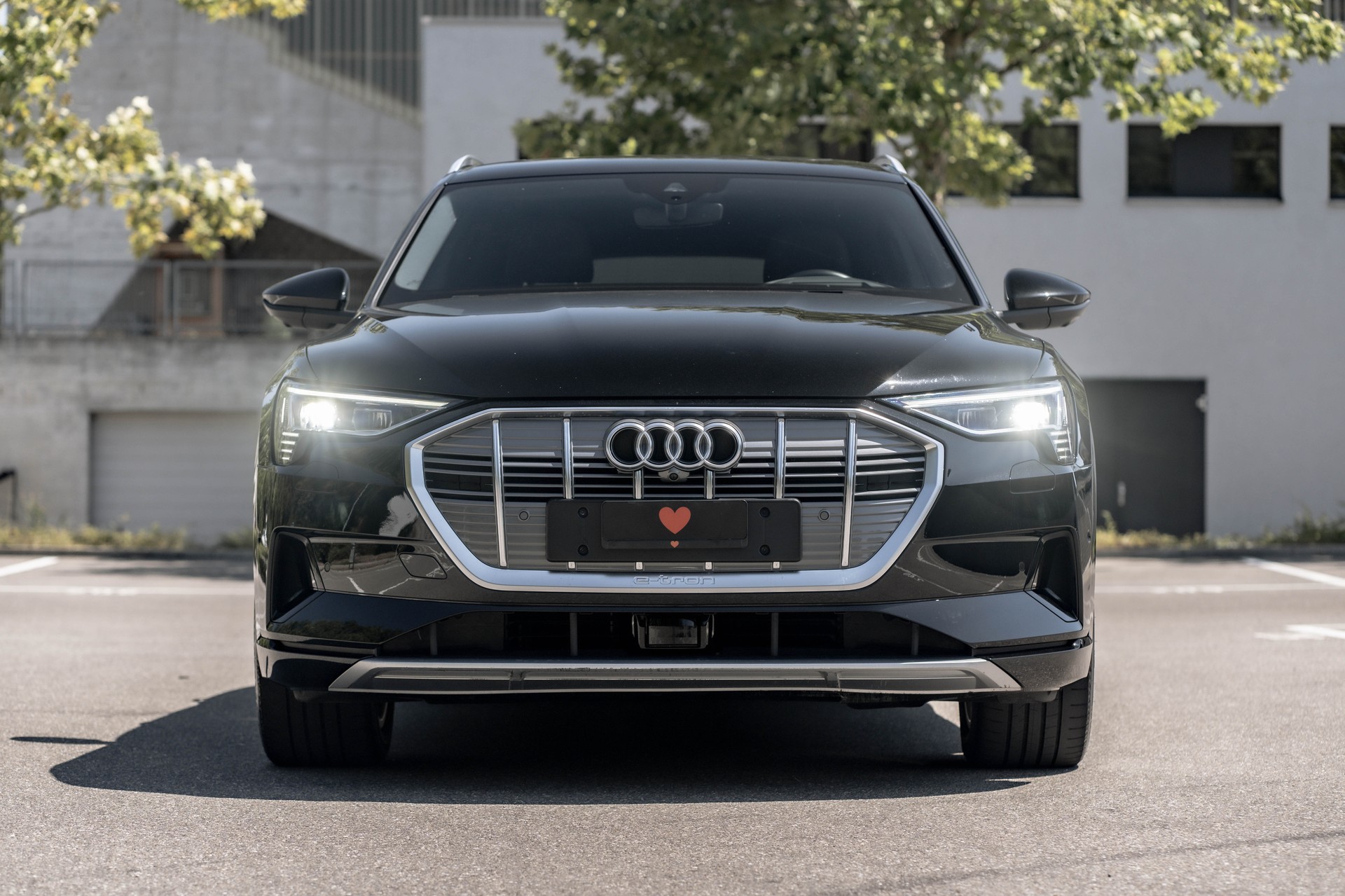 AUDI e-tron 55 Advanced quattro * FRISCH AB MFK & SERVICE * NEUE REIFEN * SOH 91,3 % *-showroom-element-1