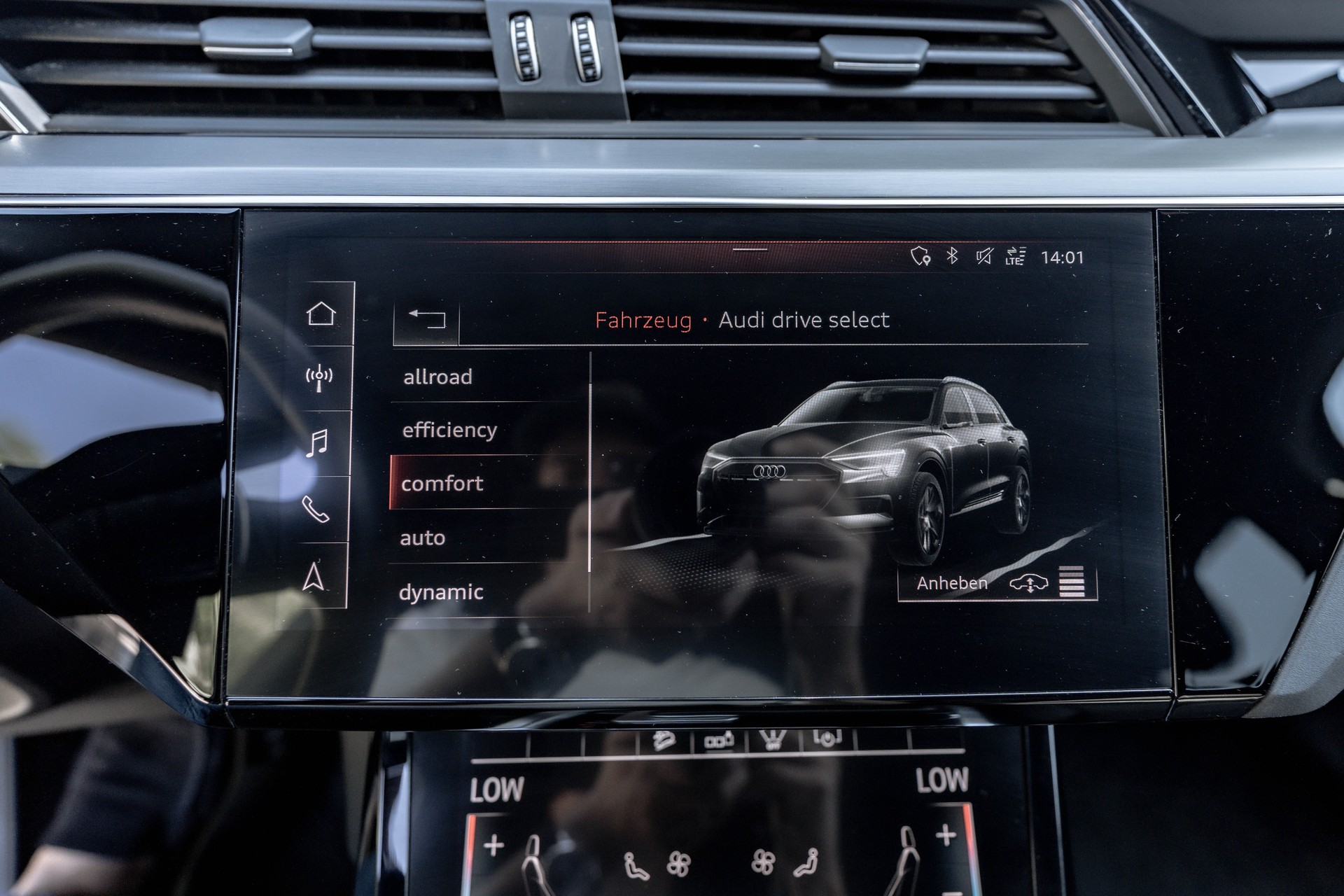 AUDI e-tron 55 Advanced quattro * FRISCH AB MFK & SERVICE * NEUE REIFEN * SOH 91,3 % *-image-17