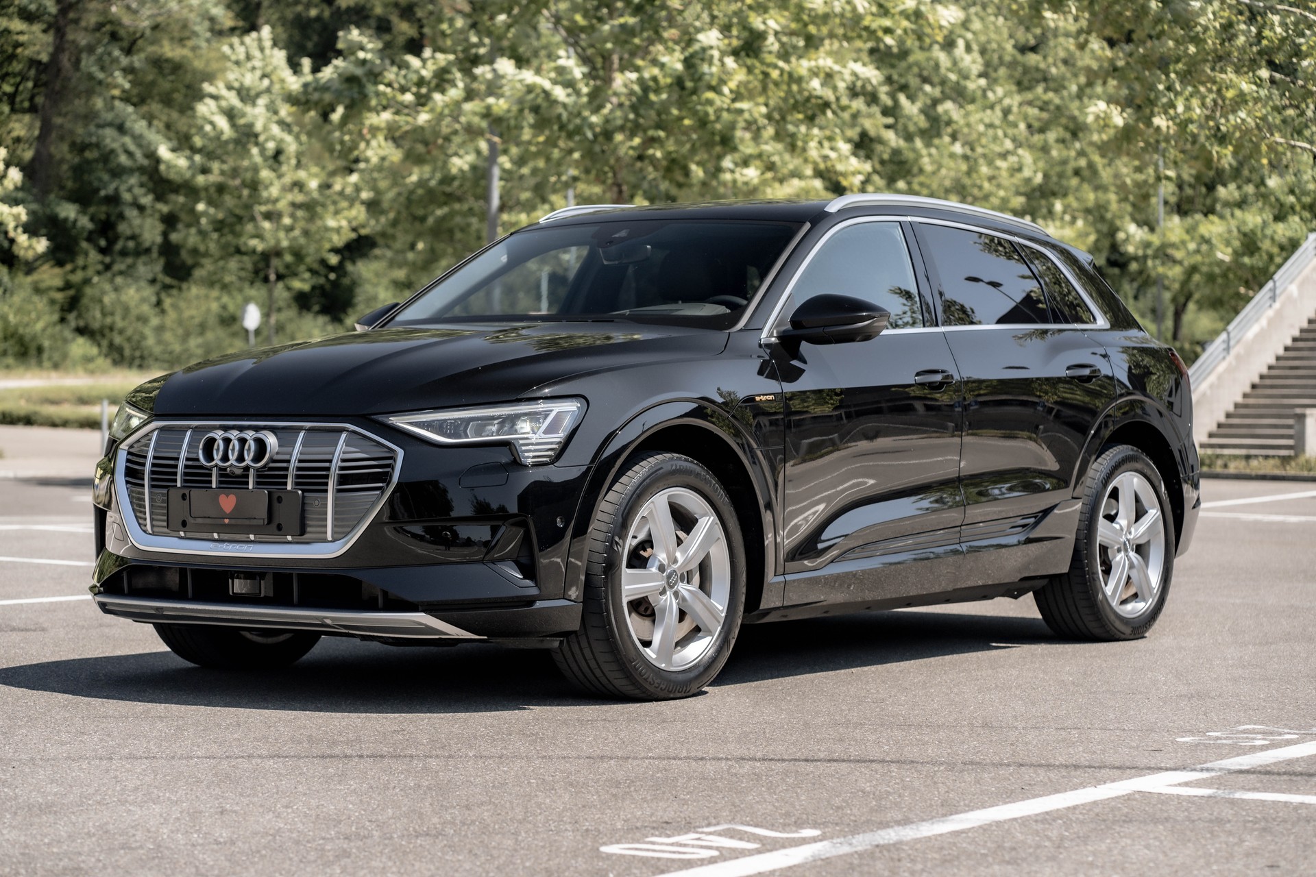 AUDI e-tron 55 Advanced quattro * FRISCH AB MFK & SERVICE * NEUE REIFEN * SOH 91,3 % *