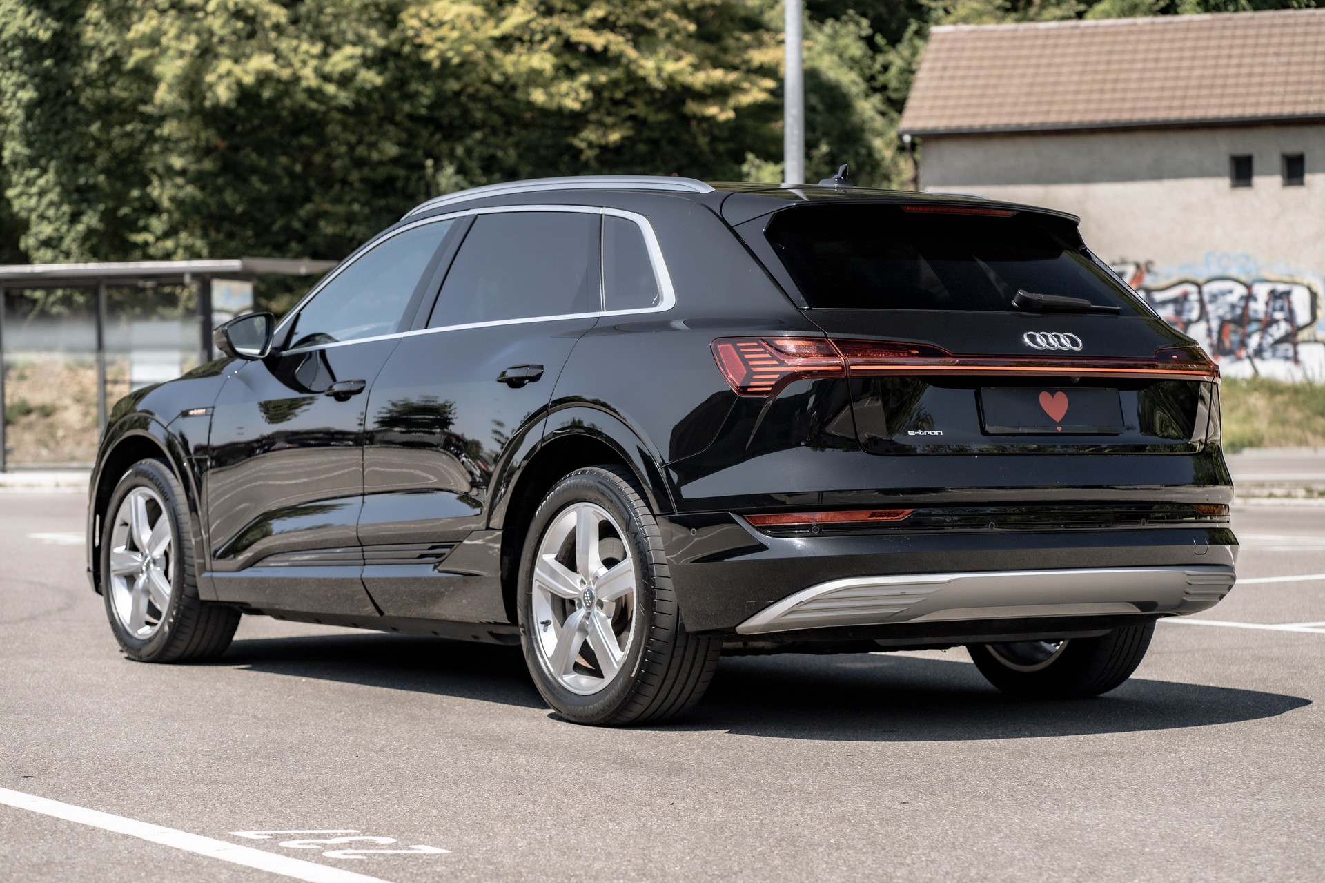 AUDI e-tron 55 Advanced quattro * FRISCH AB MFK & SERVICE * NEUE REIFEN * SOH 91,3 % *-image-5
