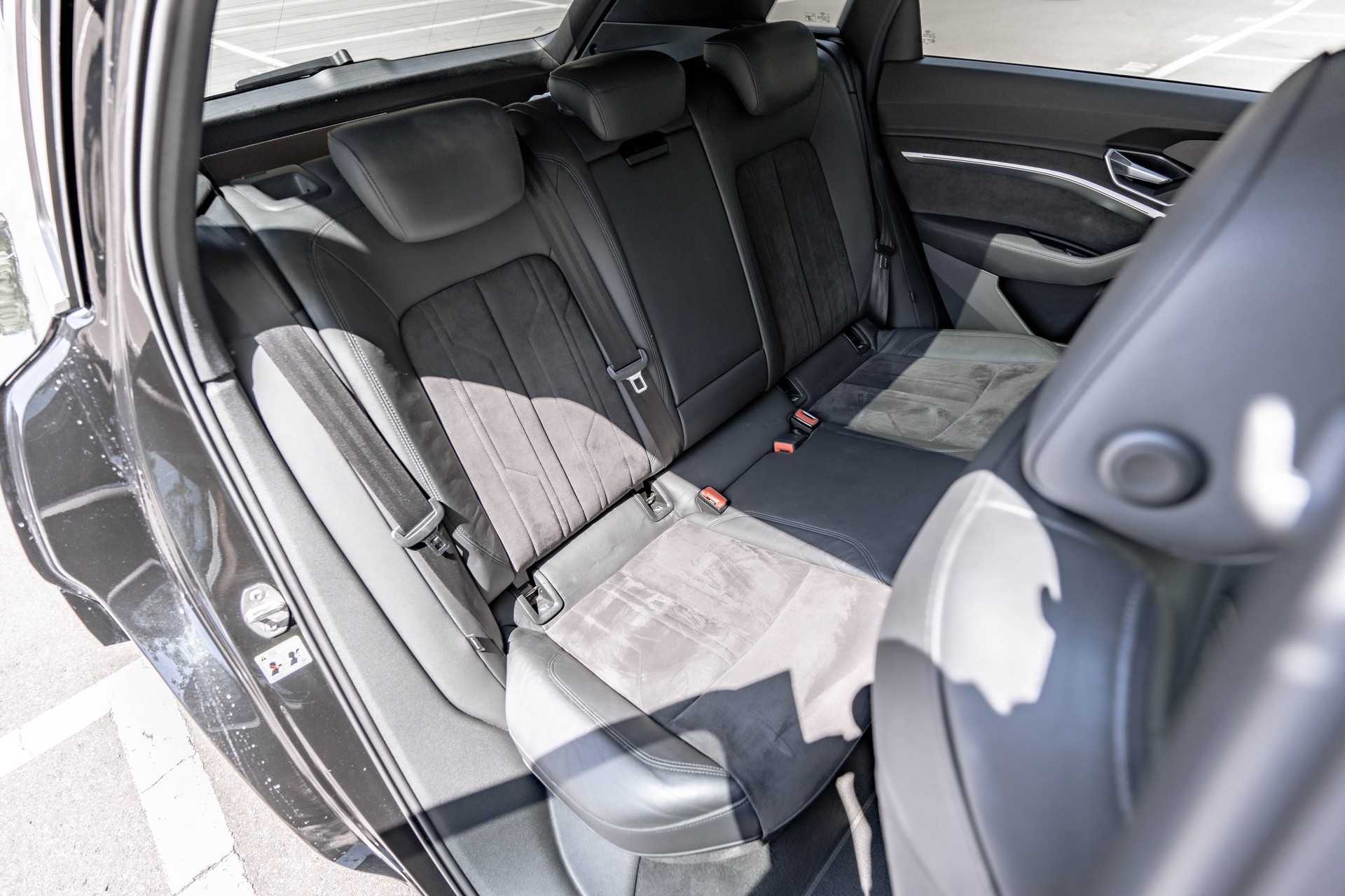 AUDI e-tron 55 Advanced quattro * FRISCH AB MFK & SERVICE * NEUE REIFEN * SOH 91,3 % *-image-23